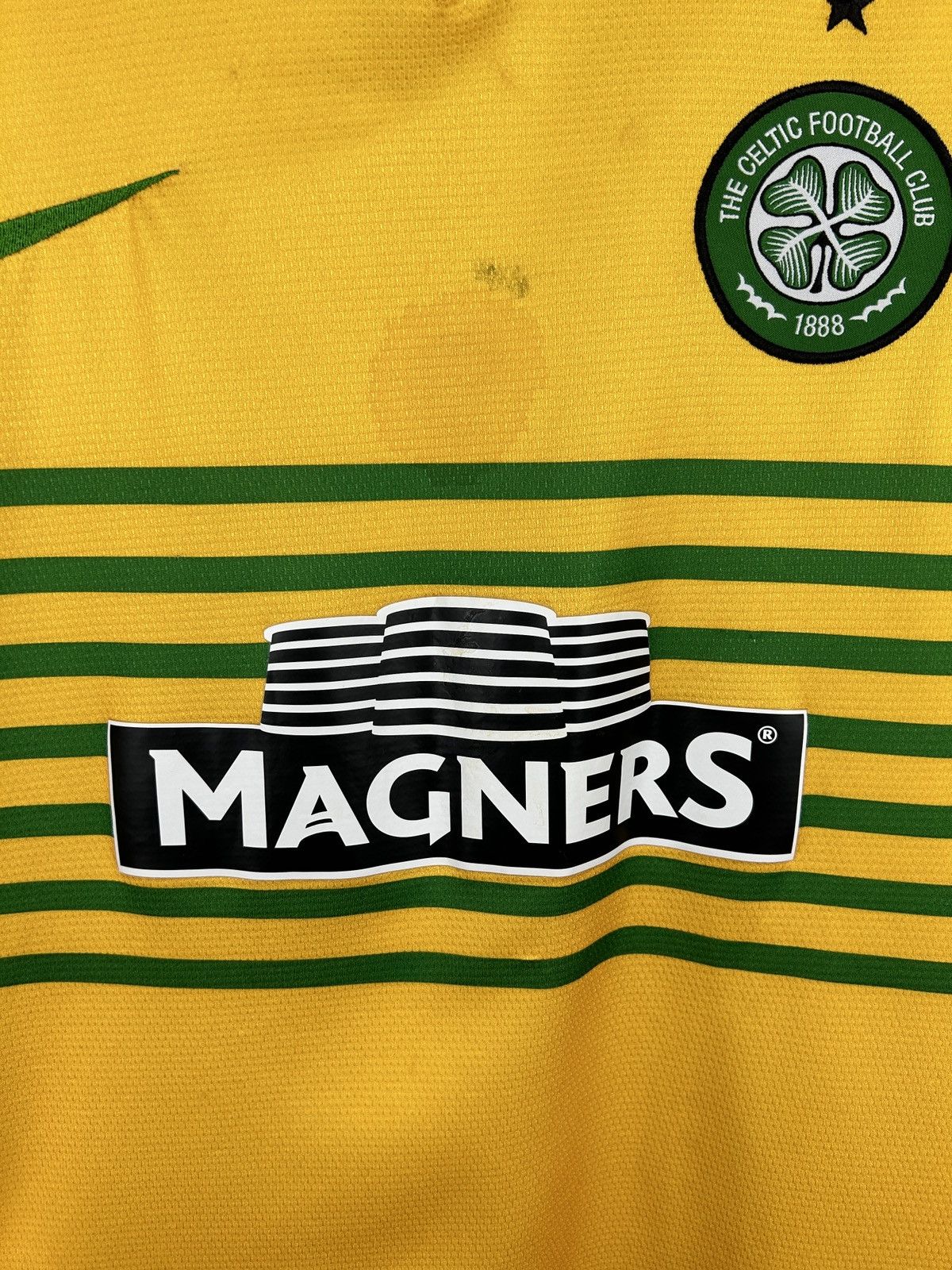 Nike Mens Vintage Nike FC Celtic T Shirt home away soccer jersey Size US XXL / EU 58 / 5 - 12 Thumbnail