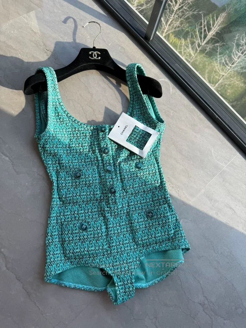 Chanel Chanel Green swimsuit Size 25" / US 0 / IT 36 - 1 Thumbnail
