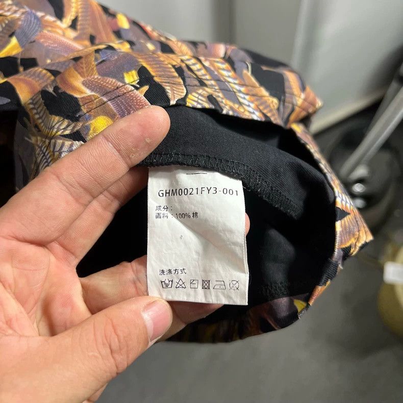 Givenchy Givenchy Feather short-sleeve p1635 Size US L / EU 52-54 / 3 - 4 Thumbnail