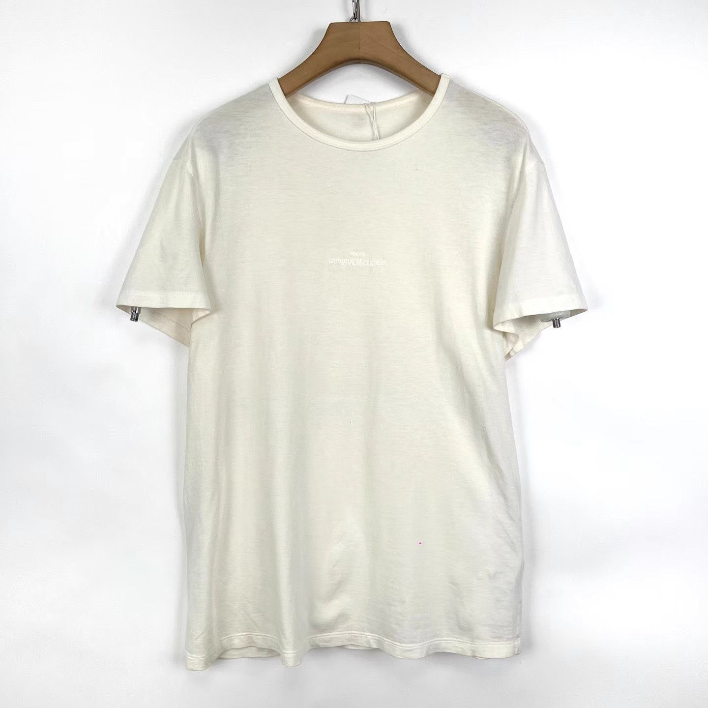 Maison Margiela Maison Margiela White Embroidered Logo Short Sleeve K12 Size US M / EU 48-50 / 2 - 1 Thumbnail