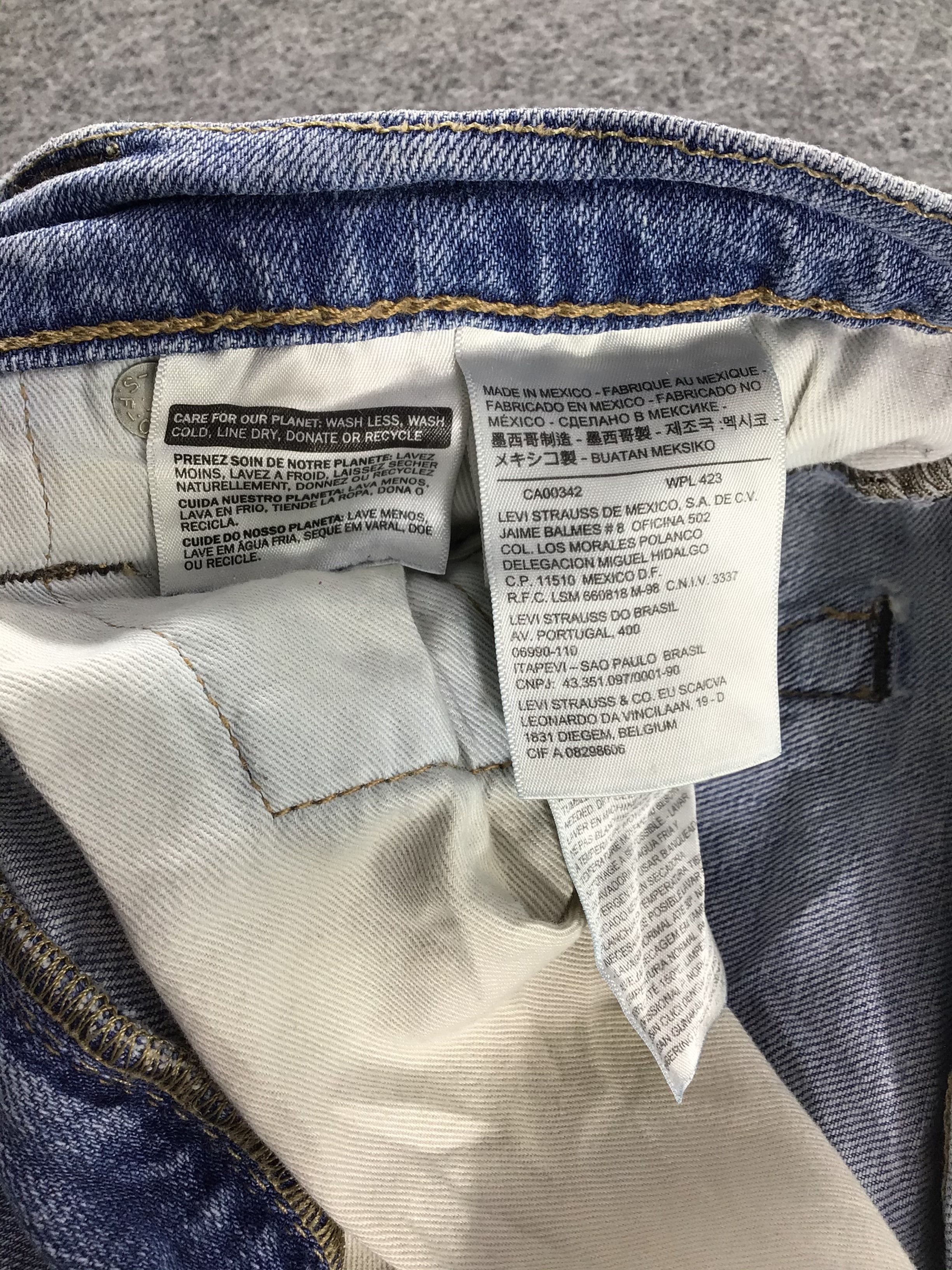 Levi's Vintage Light Wash Levis 514 Jeans-J468 Size US 35 - 10 Thumbnail
