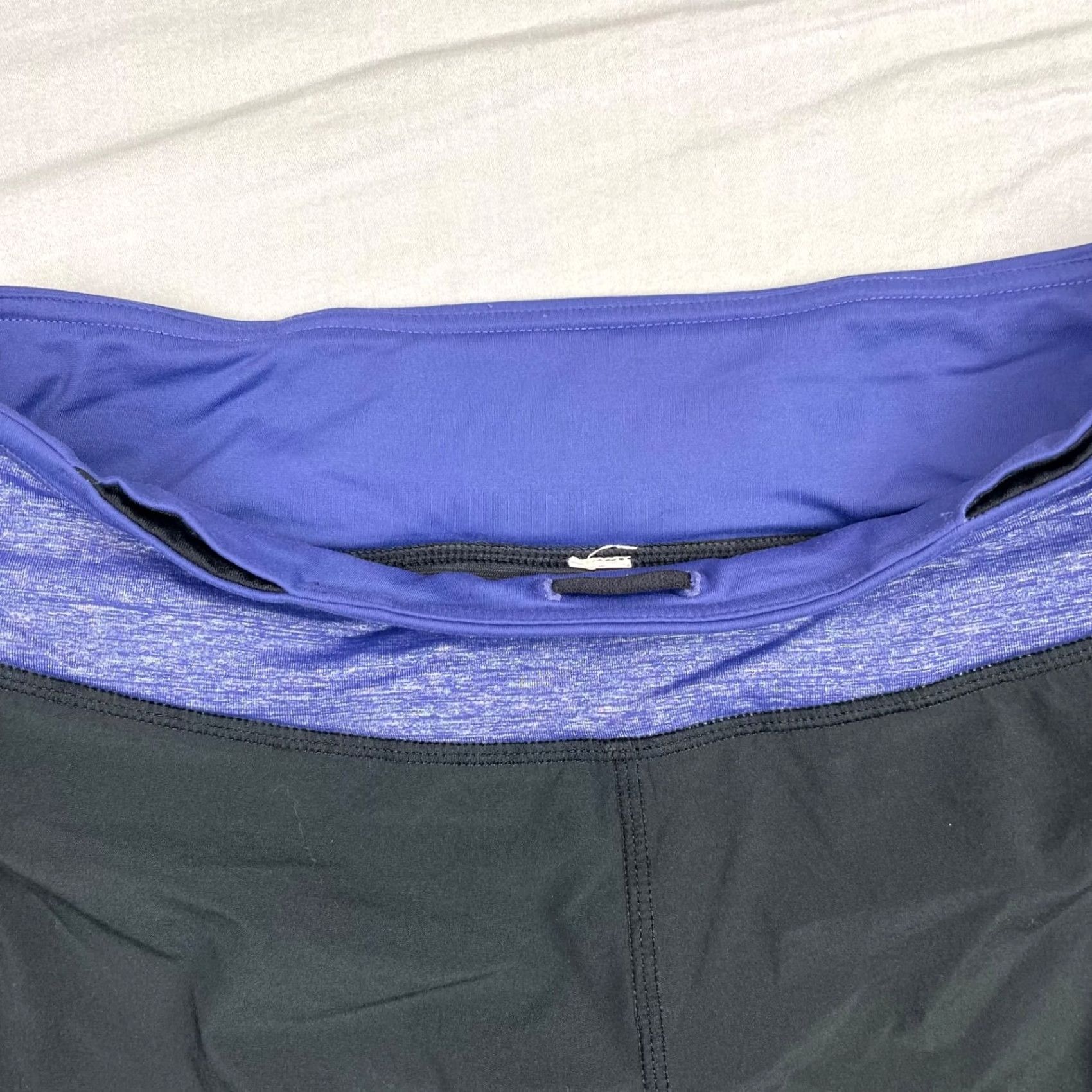 Lululemon Lululemon Shorts Women 4 Brief Lined Zip Pocket Gym Performance Outdoor Black Size 27" / US 4 / IT 40 - 3 Thumbnail