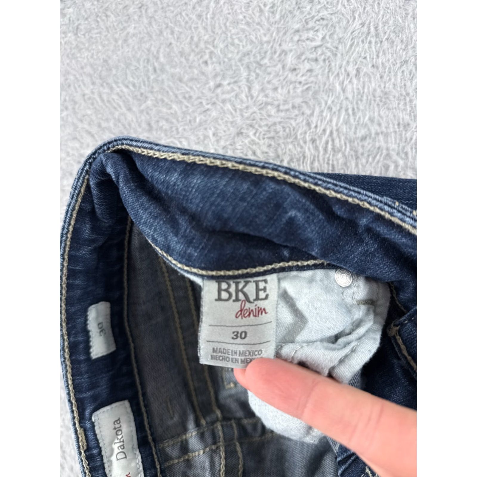 Vintage BUCKLE Womens Jeans 30 Blue Denim Dakota Straight Mid Rise Cotton Stretch 80s Retro Casual Fall Summer Women Size 30" / US 8 / IT 44 - 7 Thumbnail