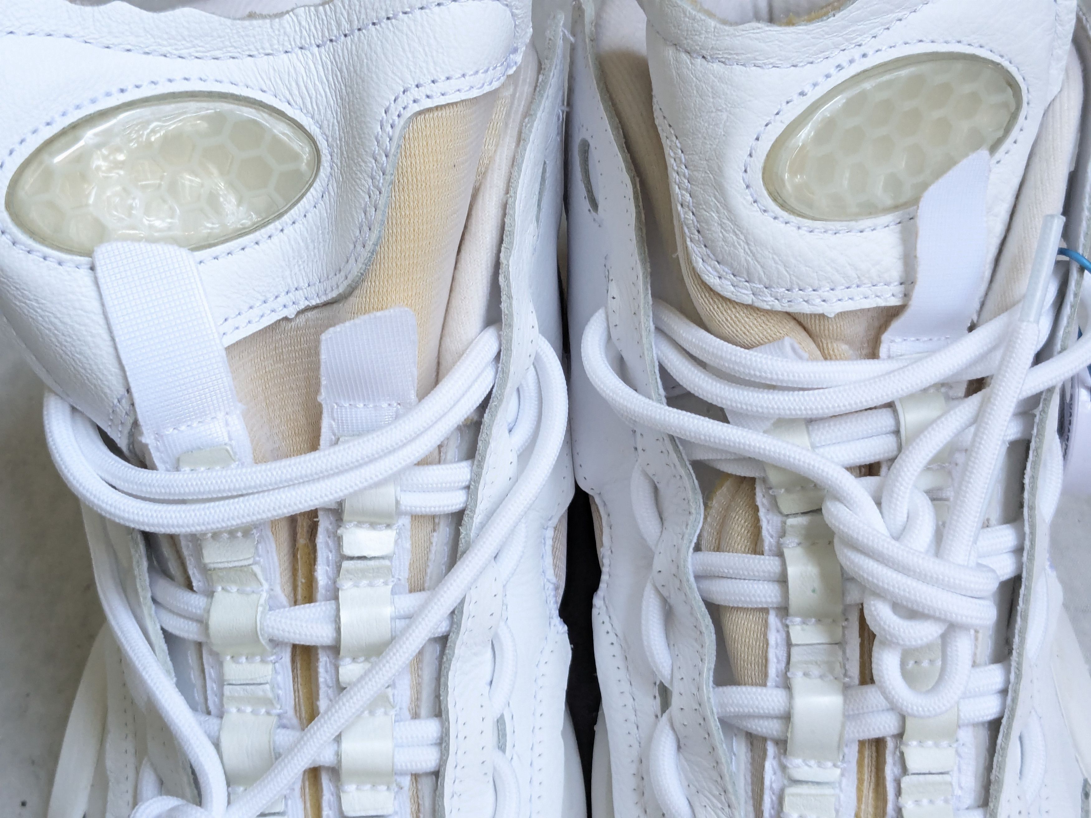 Maison Margiela × Reebok Maison Margiela Reebok Question White 9 High Tops Leather Size US 9 / EU 42 - 3 Thumbnail