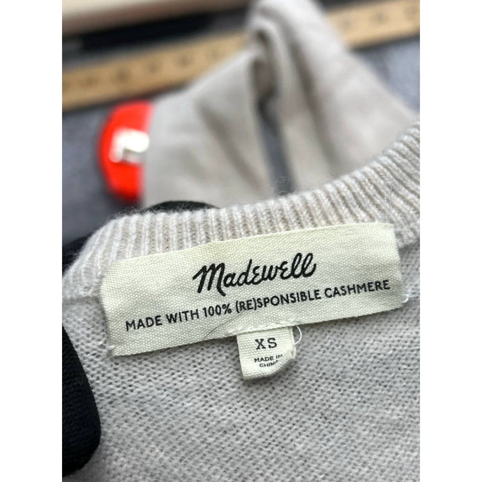 Madewell Madewell Sweater Womens XS Brown Cashmere Knit Pullover Pullover Knit V-Neck Long Sleeve Casual Winter Fall Regular Woman Size XS / US 0-2 / IT 36-38 - 3 Thumbnail