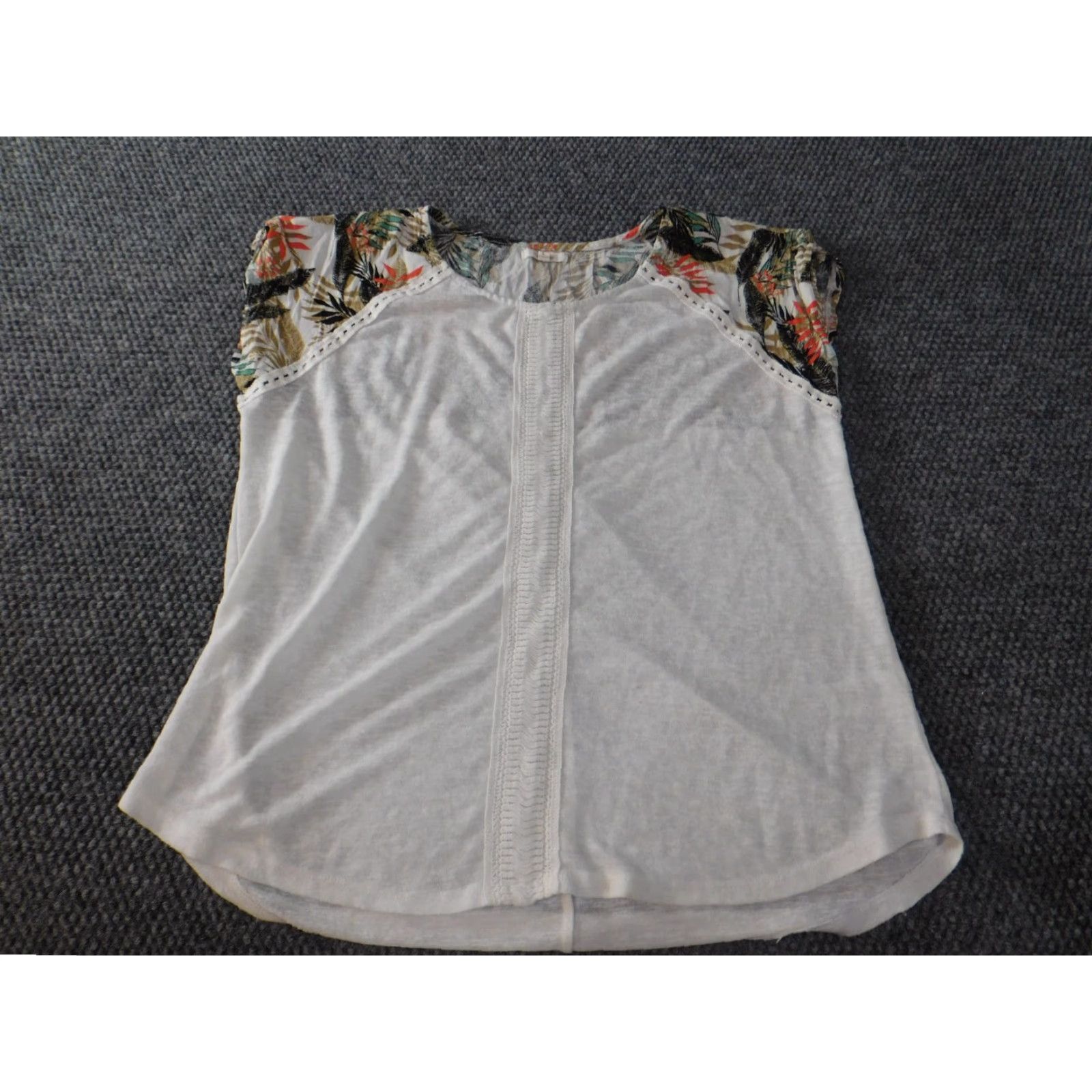 Vintage Maurices Women's Blouse L White Floral Sleeveless Collared Pullover Casual Shirt Tops Basic Stretch Size L / US 10 / IT 46 - 2 Thumbnail