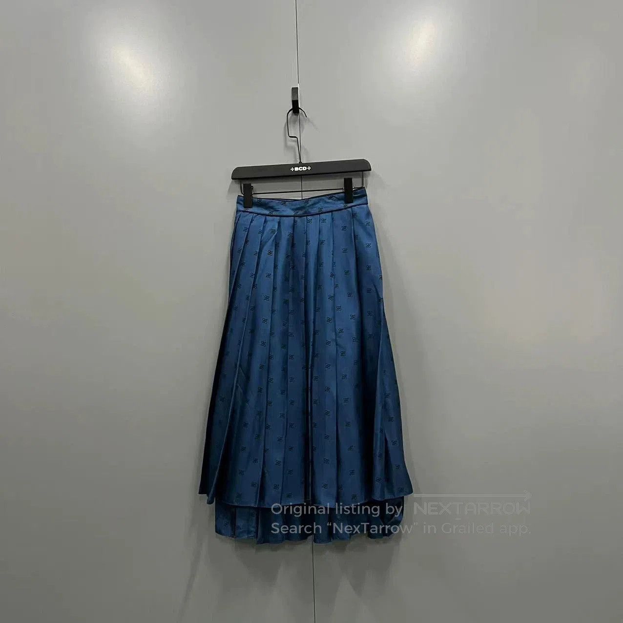 Fendi FENDI Asymmetric Printed Long Skirt. Size US 38 / EU 54 - 1 Thumbnail