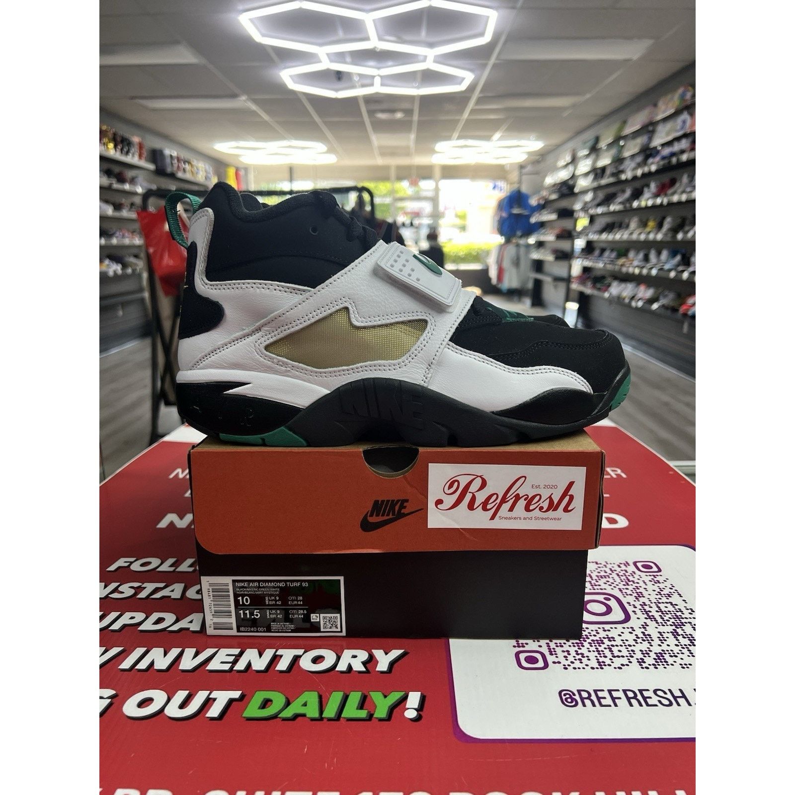 Nike Air Diamond Turf Emerald Size 10 (IB2240-001)