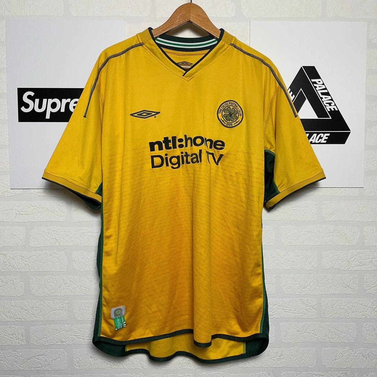 Umbro × Vintage 2002 Celtic Glasgow Umbro Vintage Soccer Jersey Size US XL / EU 56 / 4 - 1 Thumbnail