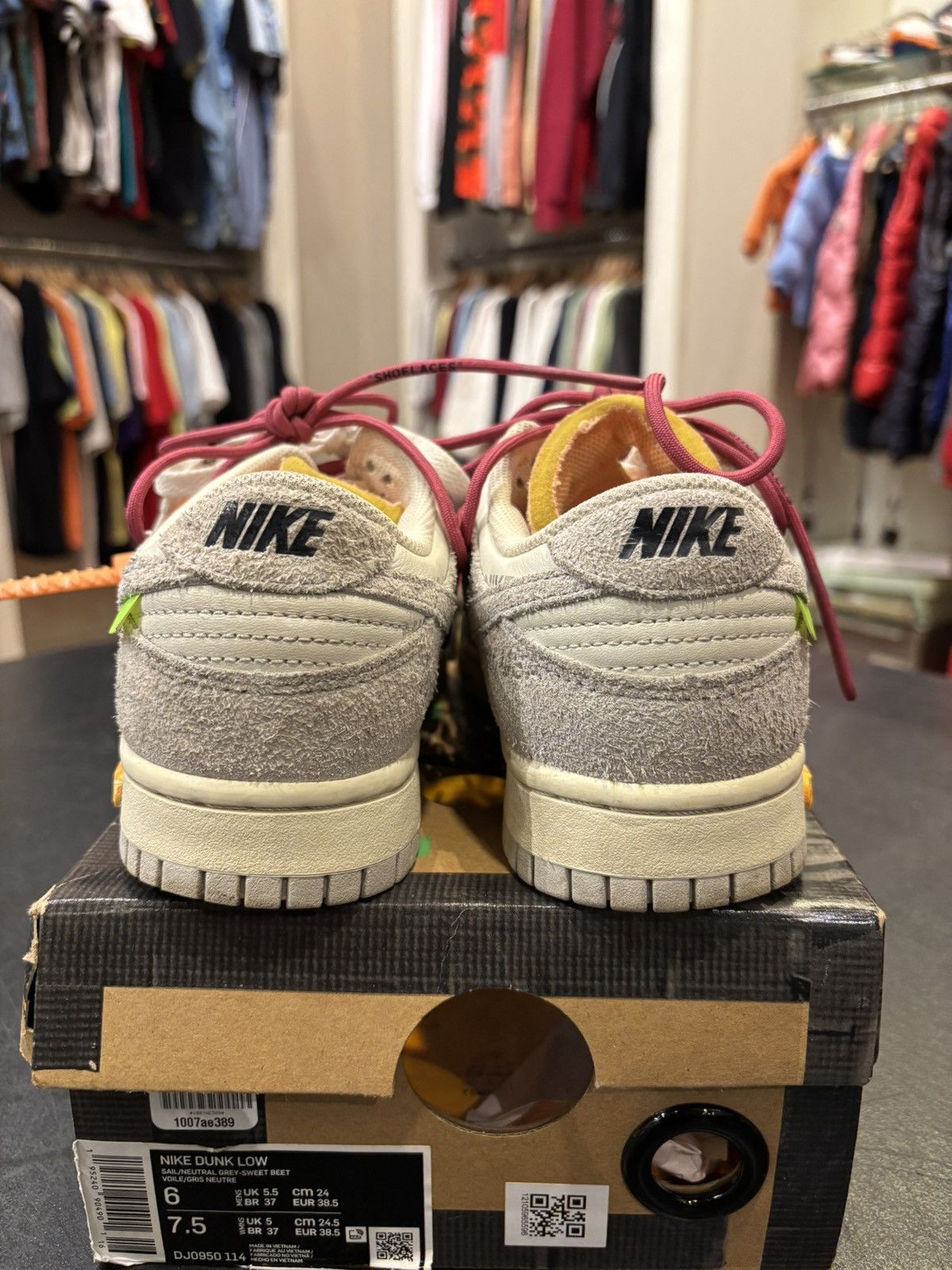 Nike × Off-White Off White x Nike Dunk Low ‘Lot 35’ Size US 6 / EU 39 - 3 Thumbnail