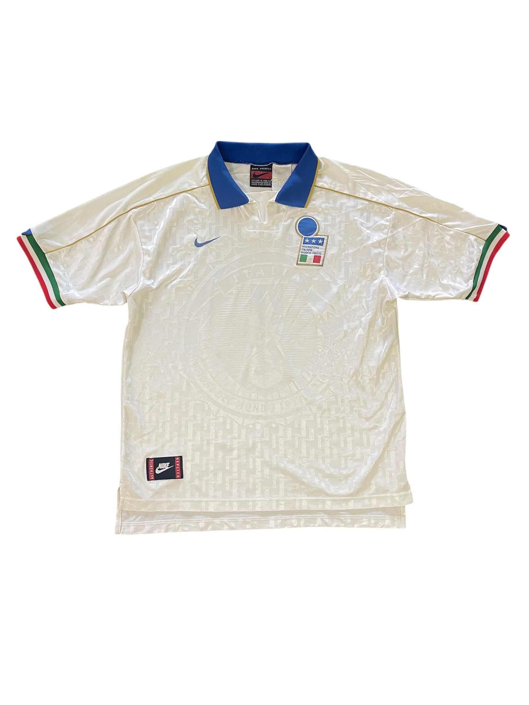 Nike Vintage 1996 Italy Jersey Made in Gt. Britain Size US L / EU 52-54 / 3 - 1 Thumbnail