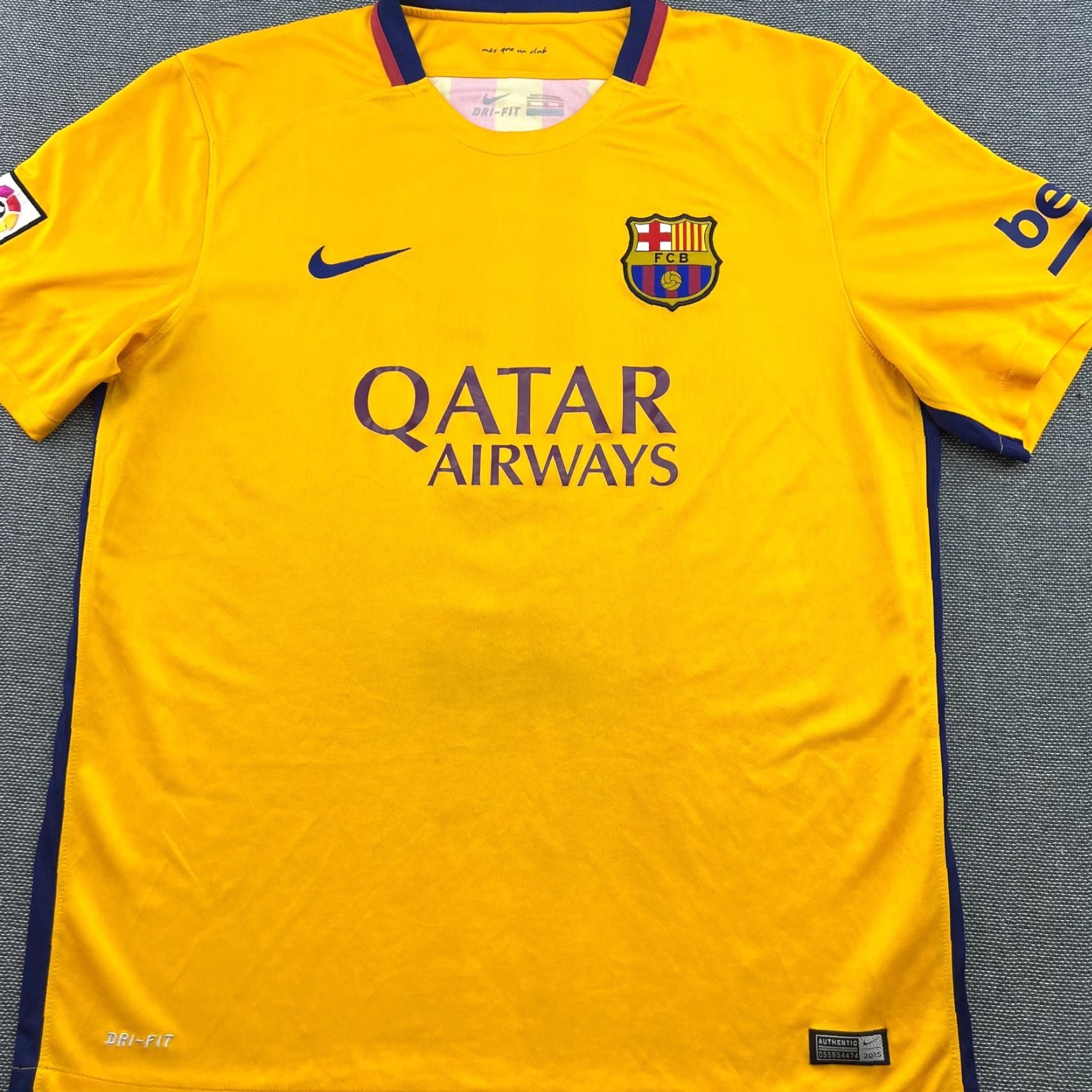 Nike Nike Barcelona 2015 2016 Away Suarez Football Jersey Mens XL Adult Shirt Size US XL / EU 56 / 4 - 3 Thumbnail