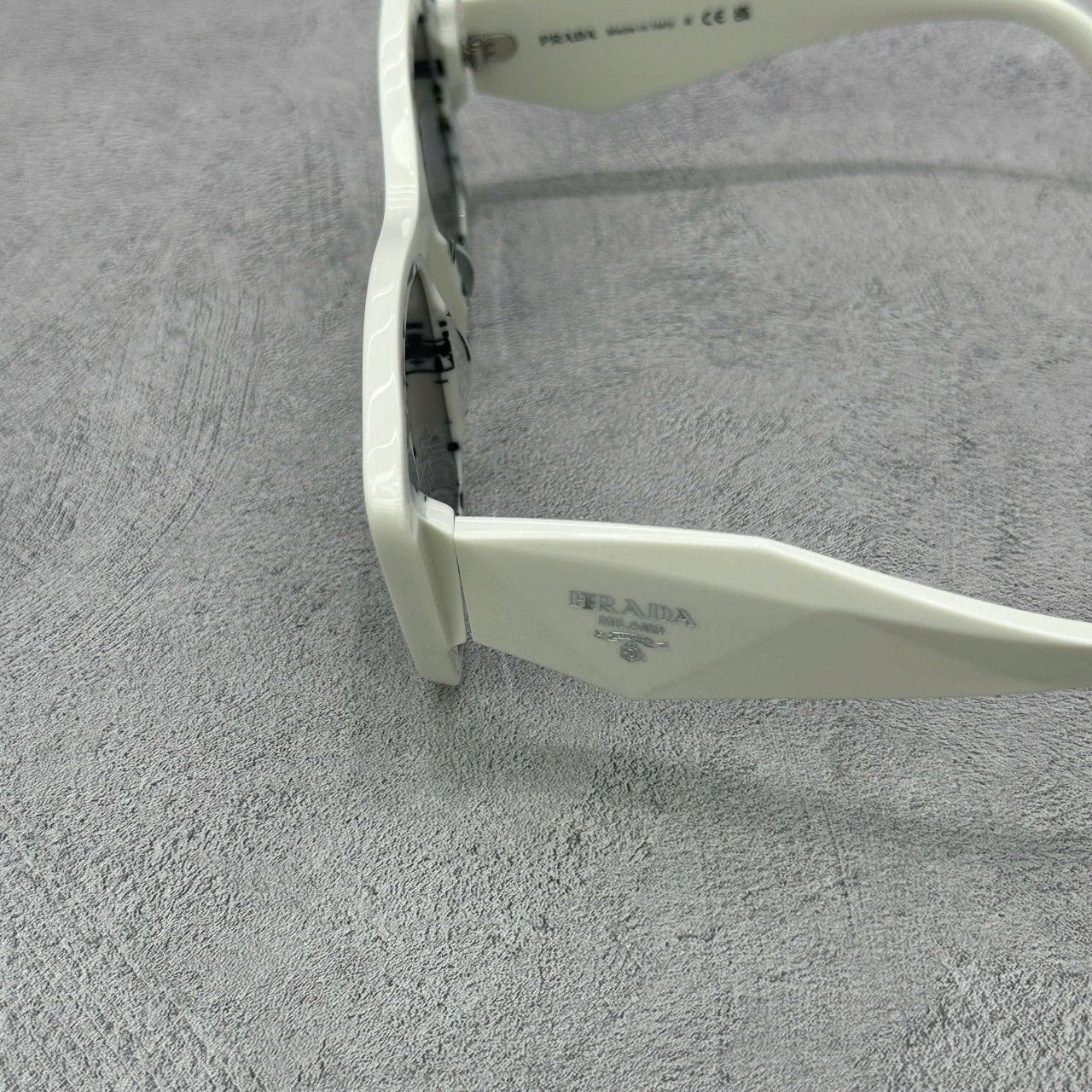Prada PRADA 0PR 08YS 02V5S0 SUNGLASSES Size ONE SIZE - 5 Thumbnail
