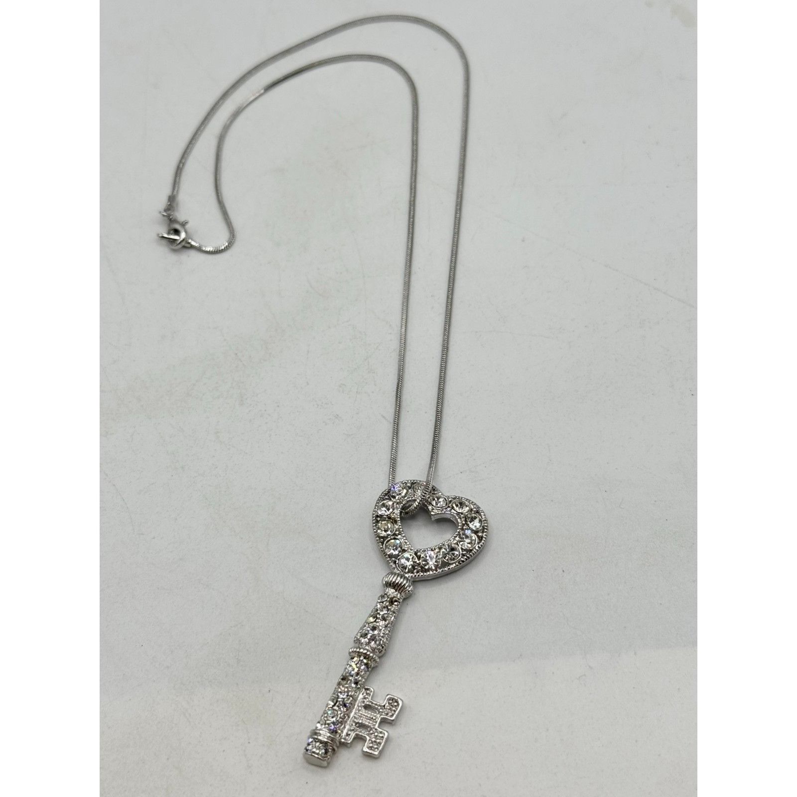 Vintage Vintage silver rhinestone heart key charm pendant necklace Size ONE SIZE - 3 Thumbnail