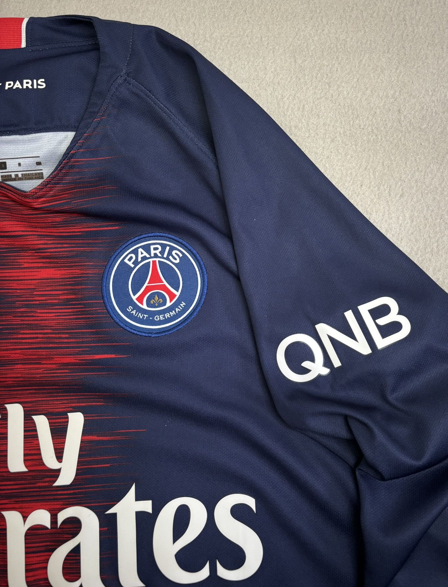 Nike Paris Saint Germain 2018/2019 Mbappe 29 Nike Football Jersey Size US S / EU 44-46 / 1 - 10 Thumbnail