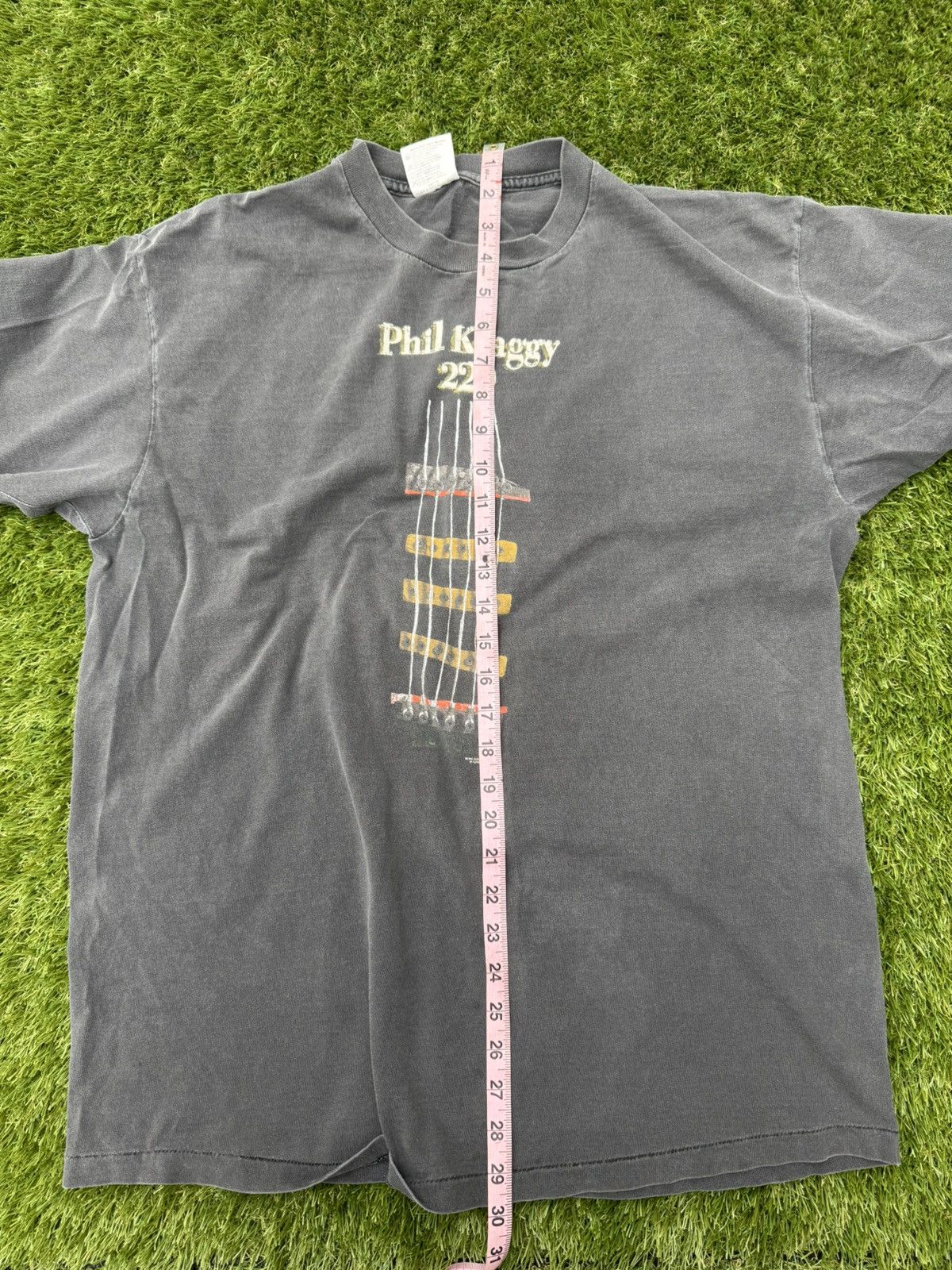 Vintage VINTAGE Phil Keggy 220 T-Shirt - USED Size US XL / EU 56 / 4 - 4 Thumbnail