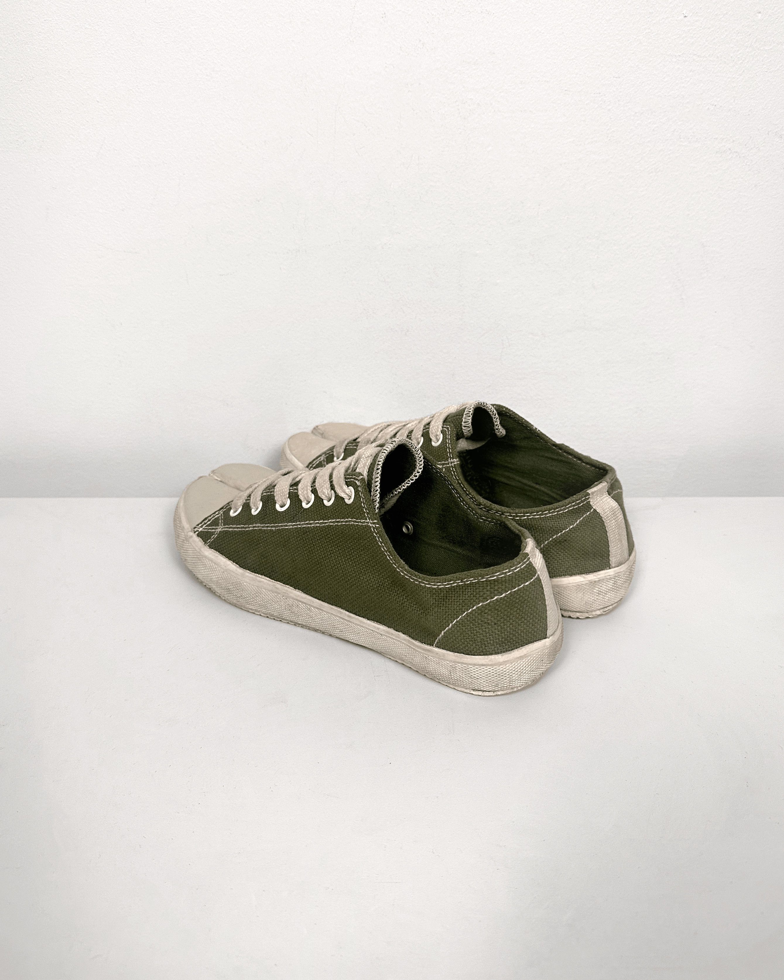 Maison Margiela Maison Martin Margiela Tabi Low Sneakers Size US 5.5 / EU 38 - 2 Thumbnail