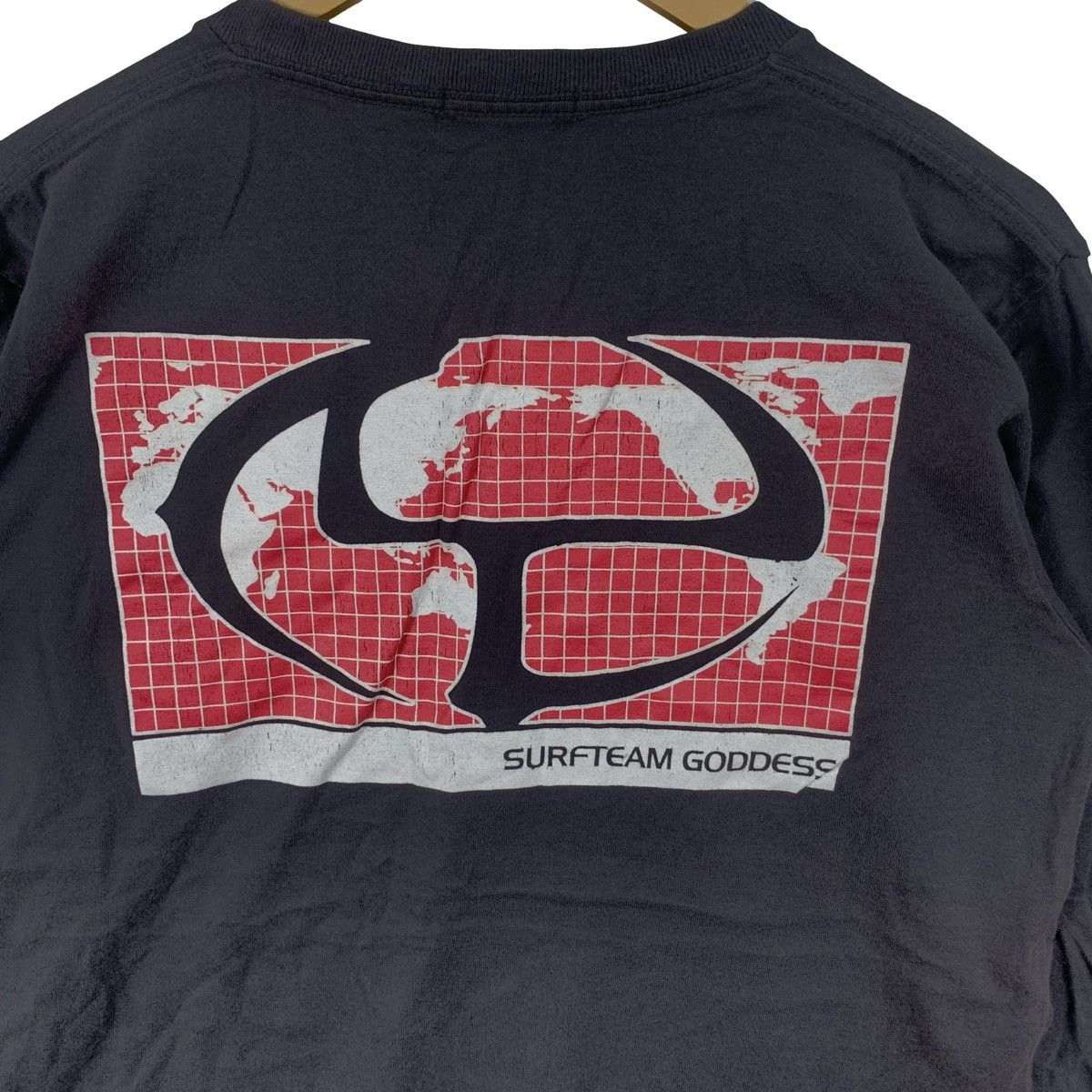 Vintage Vintage SURFTEAM GODDESS Center Logo Long Sleeve Backhit Size US L / EU 52-54 / 3 - 8 Thumbnail