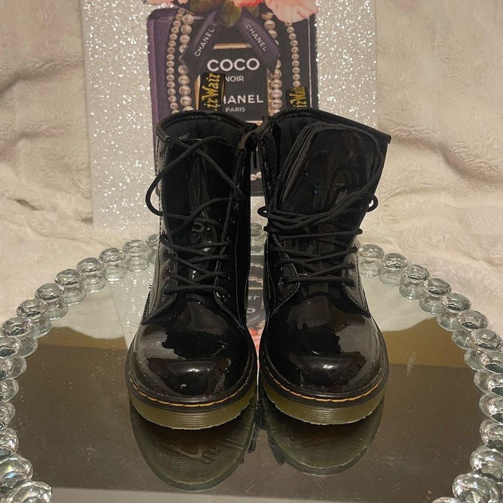 Dr. Martens Dr. Martens Women's 1460 Patent Leather Fashion Boot size 3 Size US 4 / IT 34 - 2 Thumbnail
