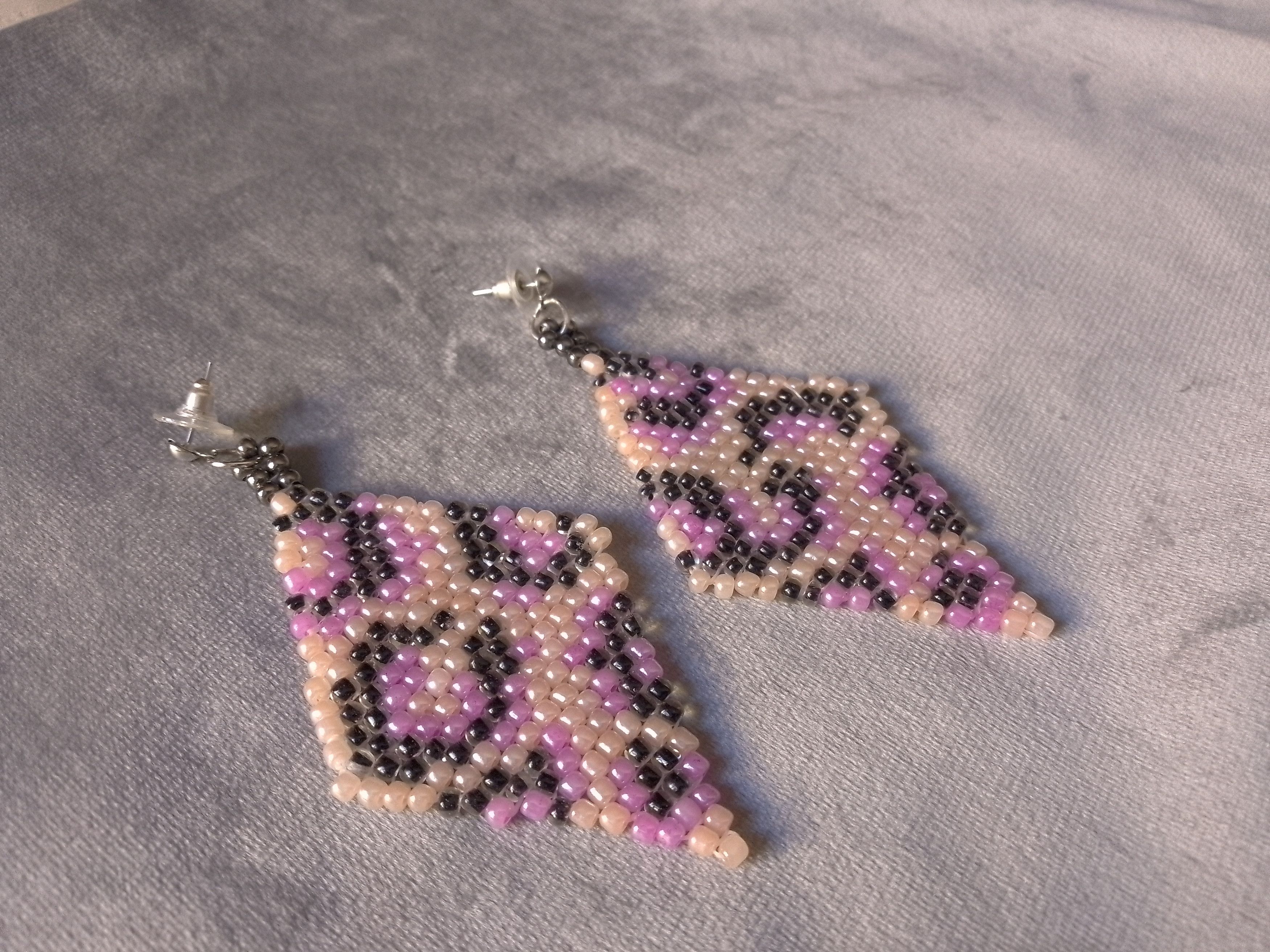 Handmade Earrings. Leopard skin. Long. Geometrical. Beaded Size ONE SIZE - 3 Thumbnail