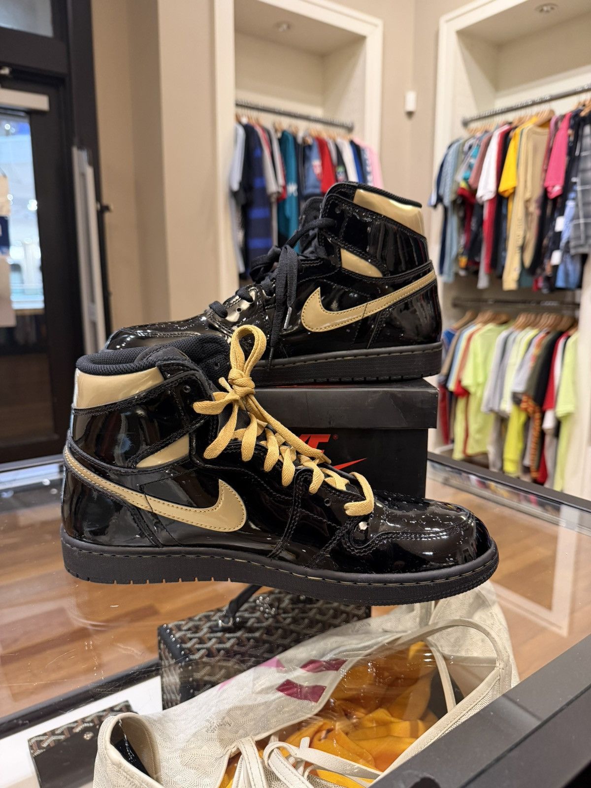 Jordan Brand Jordan 1 Retro ‘Black Metallic Gold (2020)’ Size US 12 / EU 45 - 2 Thumbnail