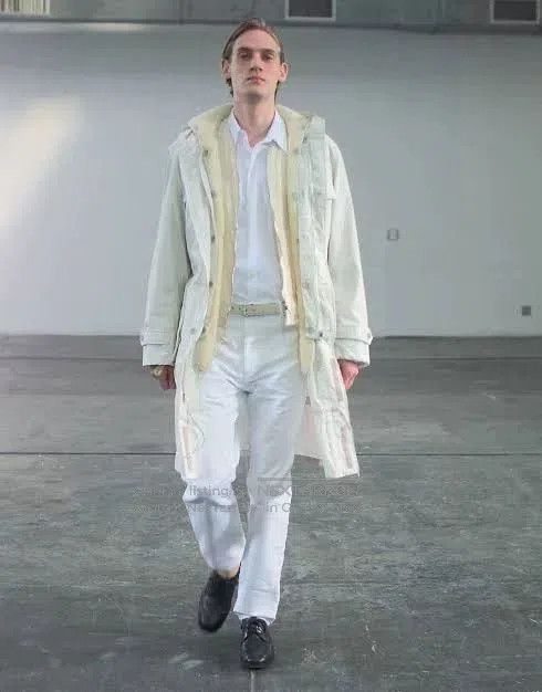 Helmut Lang Helmut Lang Jumbo Hood Astronaut Parka. Size US M / EU 48-50 / 2 - 8 Thumbnail