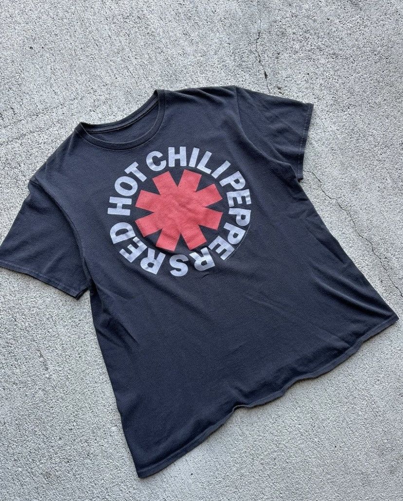 Band Tees × Vintage 2000s Red Hot Chilj Peppers Tee Size US M / EU 48-50 / 2 - 6 Thumbnail