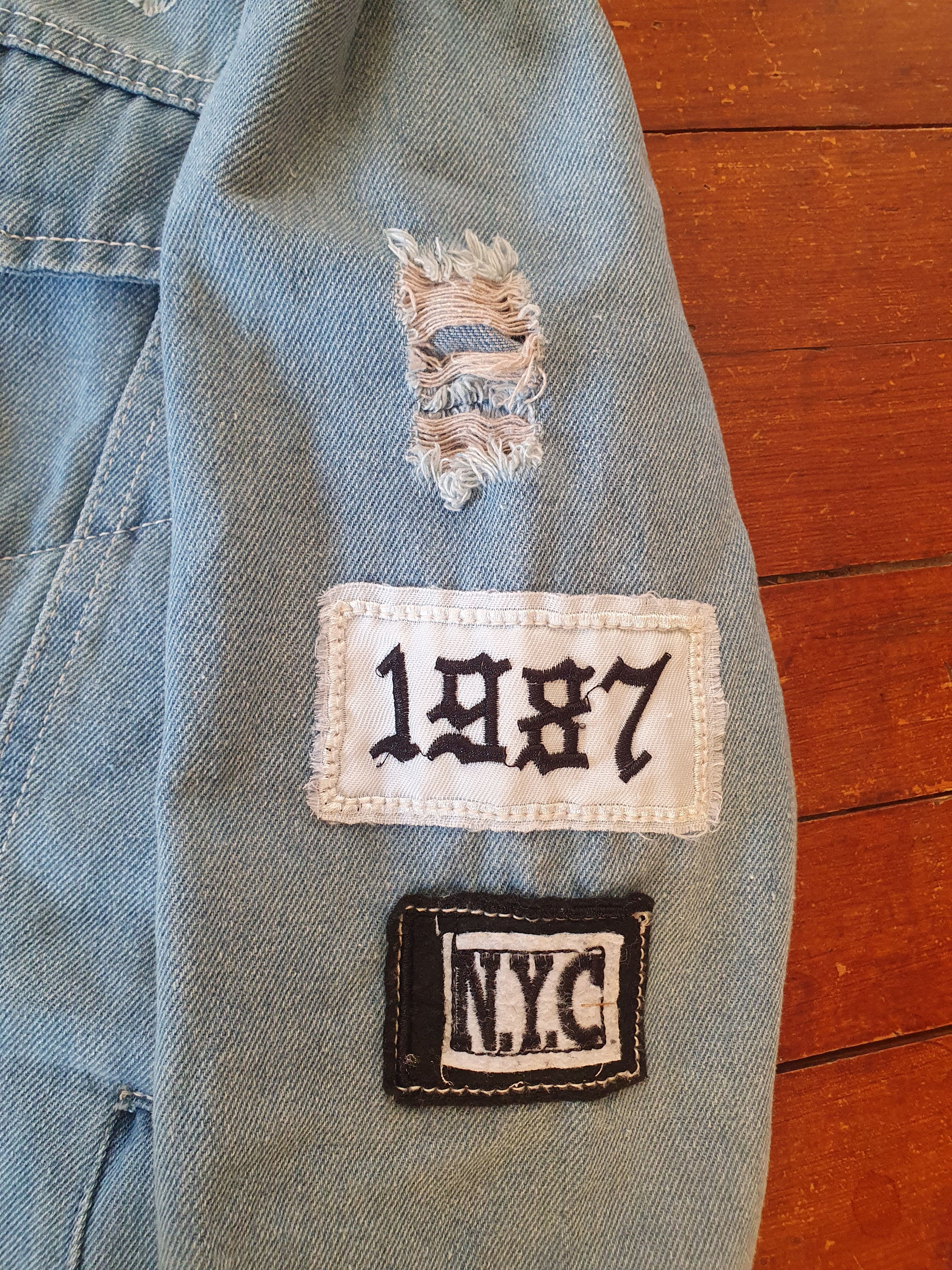 Other Aieryiyi Where Is My Mind Distressed Denim Jacket BTS JIN L Size L / US 10 / IT 46 - 7 Thumbnail