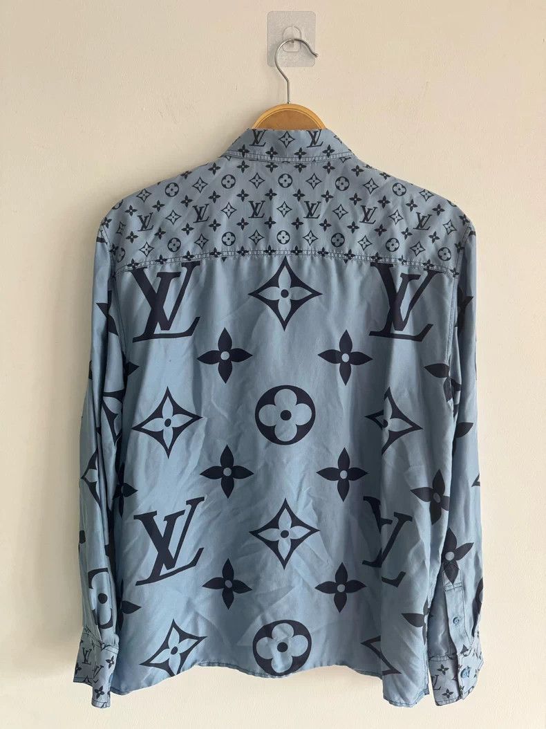 Louis Vuitton Louis Vuitton Knitted full print presbyopic shirt Size US XS / EU 42 / 0 - 2 Thumbnail