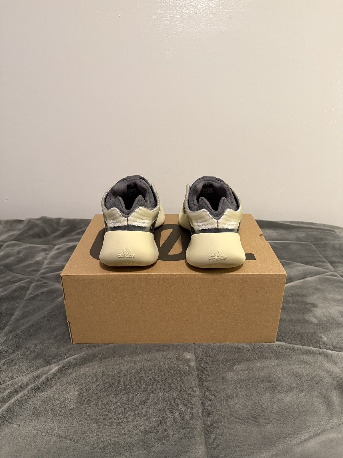 Yeezy Yeezy 700 V3 ‘Fade Salt’ Size US 12 / EU 45 - 3 Thumbnail