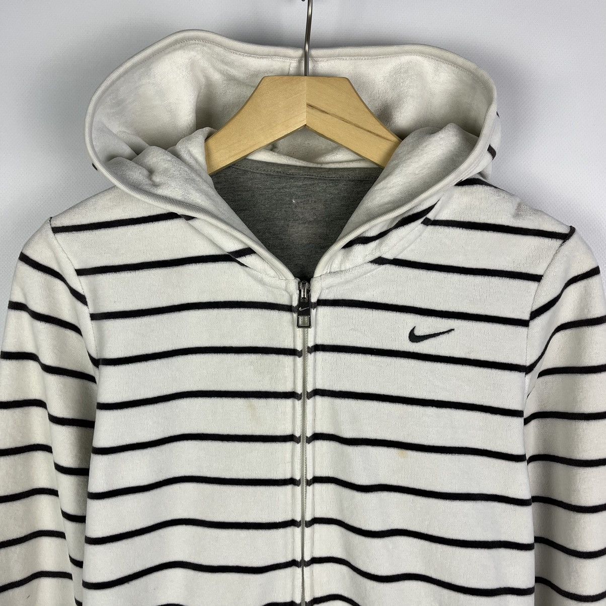 Nike Vintage Nike Striped Velour Zip Up Hoodie Y2K White Top Size S / US 4 / IT 40 - 2 Thumbnail