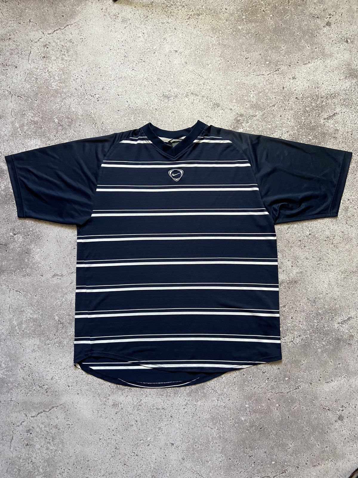 Nike Vintage Nike Team Center Swoosh Jersey T-Shirt Drill Y2K Size US L / EU 52-54 / 3 - 2 Thumbnail