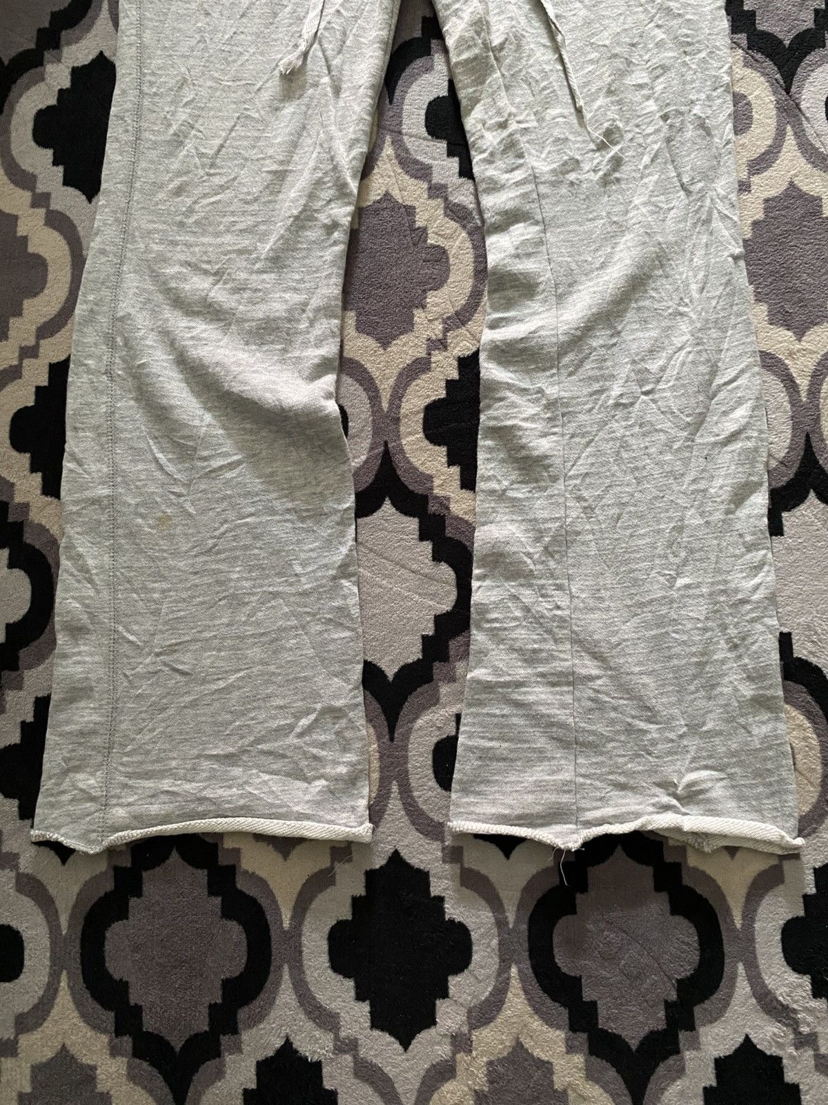 Abercrombie & Fitch Abercrombie distressed flared sweatpants lgb style Size US 28 / EU 44 - 4 Thumbnail