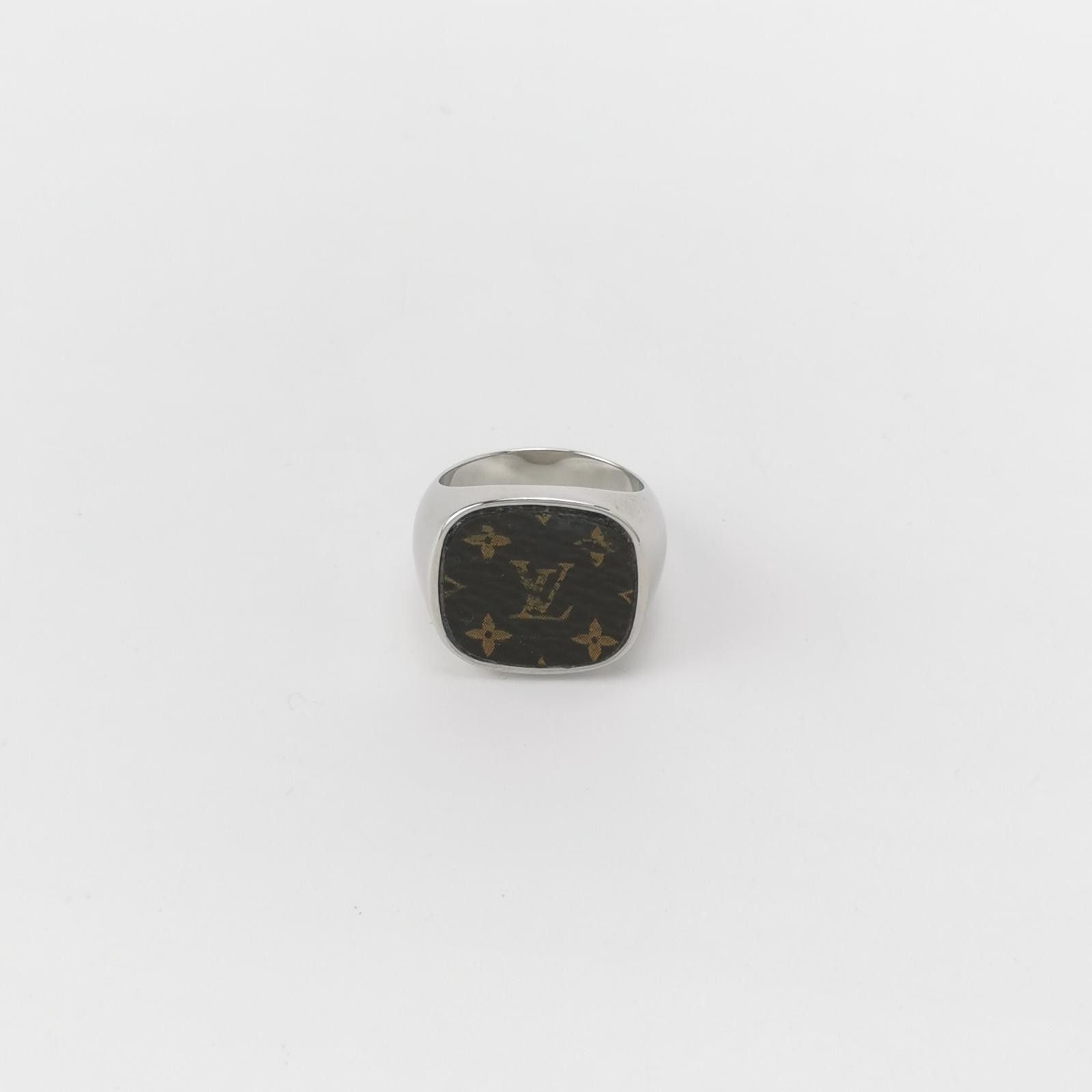 Louis Vuitton Louis Vuitton (LV) Lock Signet Leather Monogram Ring Size 2 Size ONE SIZE - 2 Thumbnail