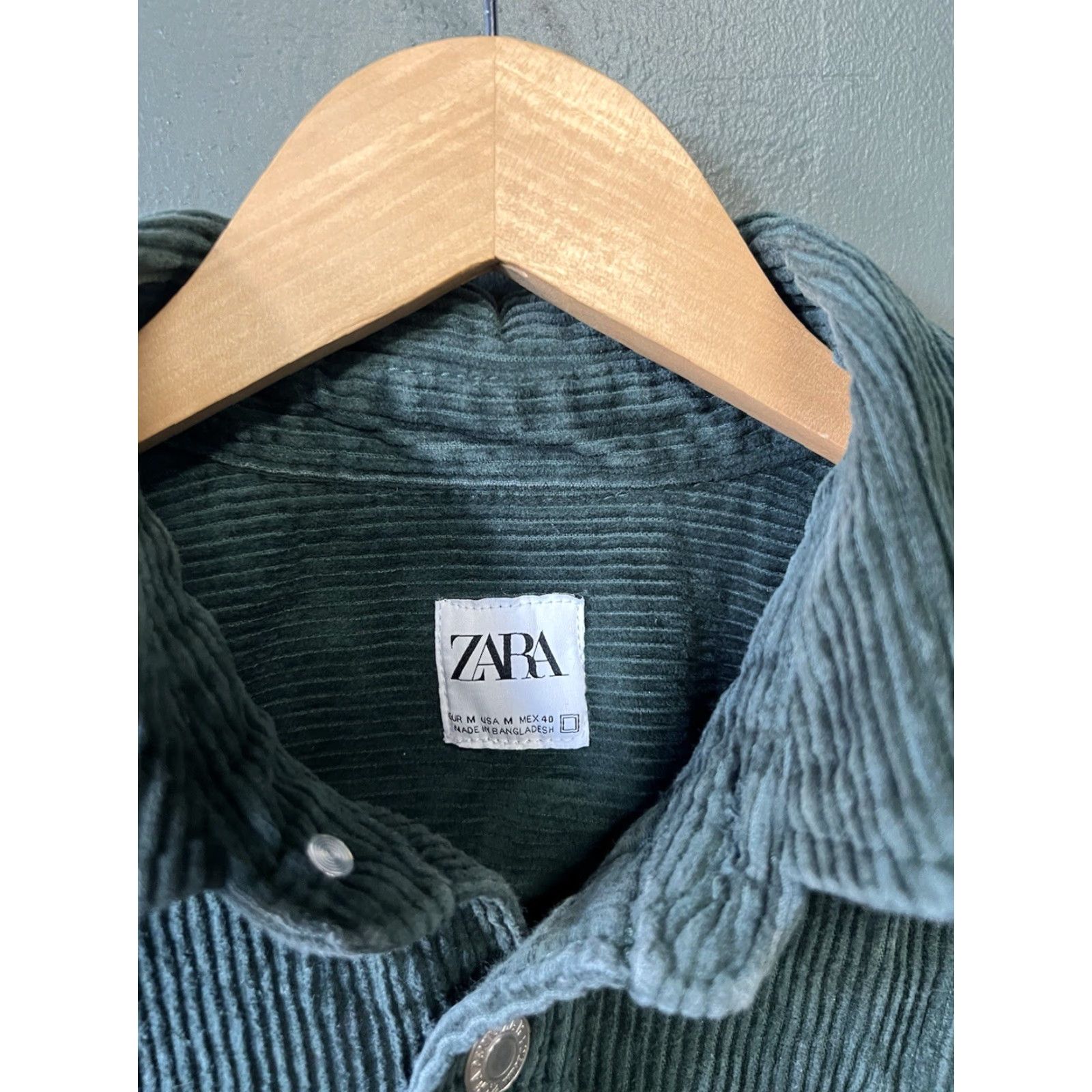Zara Zara Green Long Sleeve Corduroy Button Up Oversized Shirt Size Medium Womens Size M / US 6-8 / IT 42-44 - 3 Thumbnail