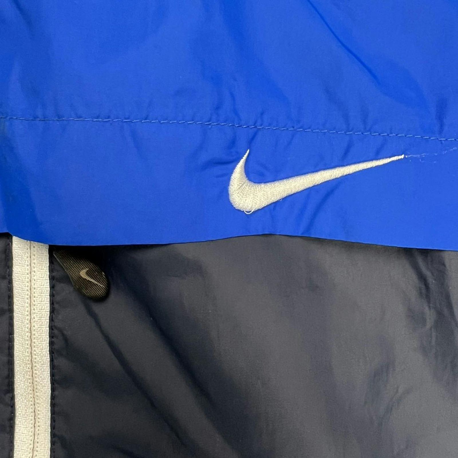 Nike × Vintage Nike Sportswear Jacket XL Swoosh Zip Lightweight Windbreaker Size US XL / EU 56 / 4 - 2 Thumbnail