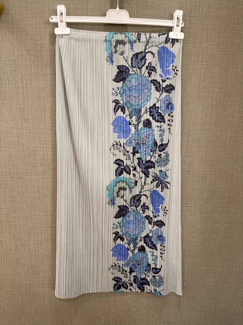 Issey Miyake Issey Miyake size:3 Blue and white blue and white porcelai Size 31" - 1 Thumbnail