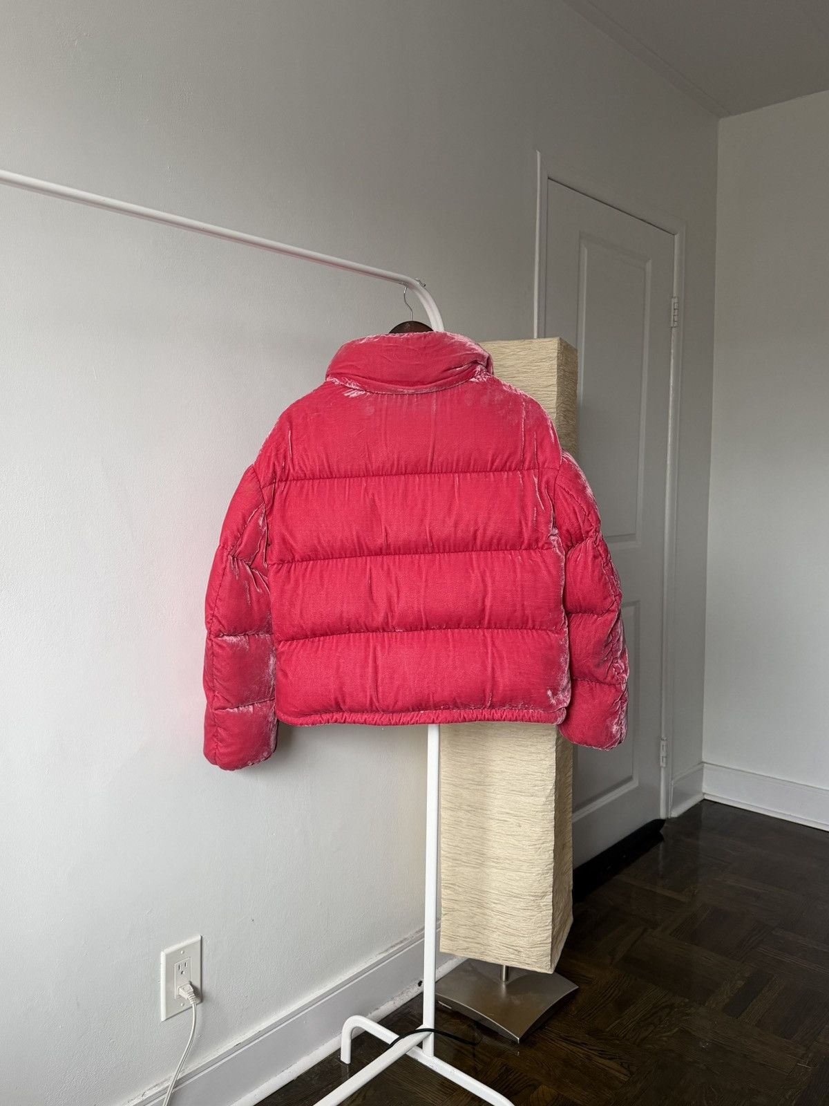 Moncler Moncler Fuchsia Caille Velvet Puffer Jacket Coat Pink Size XS / US 0-2 / IT 36-38 - 14 Thumbnail