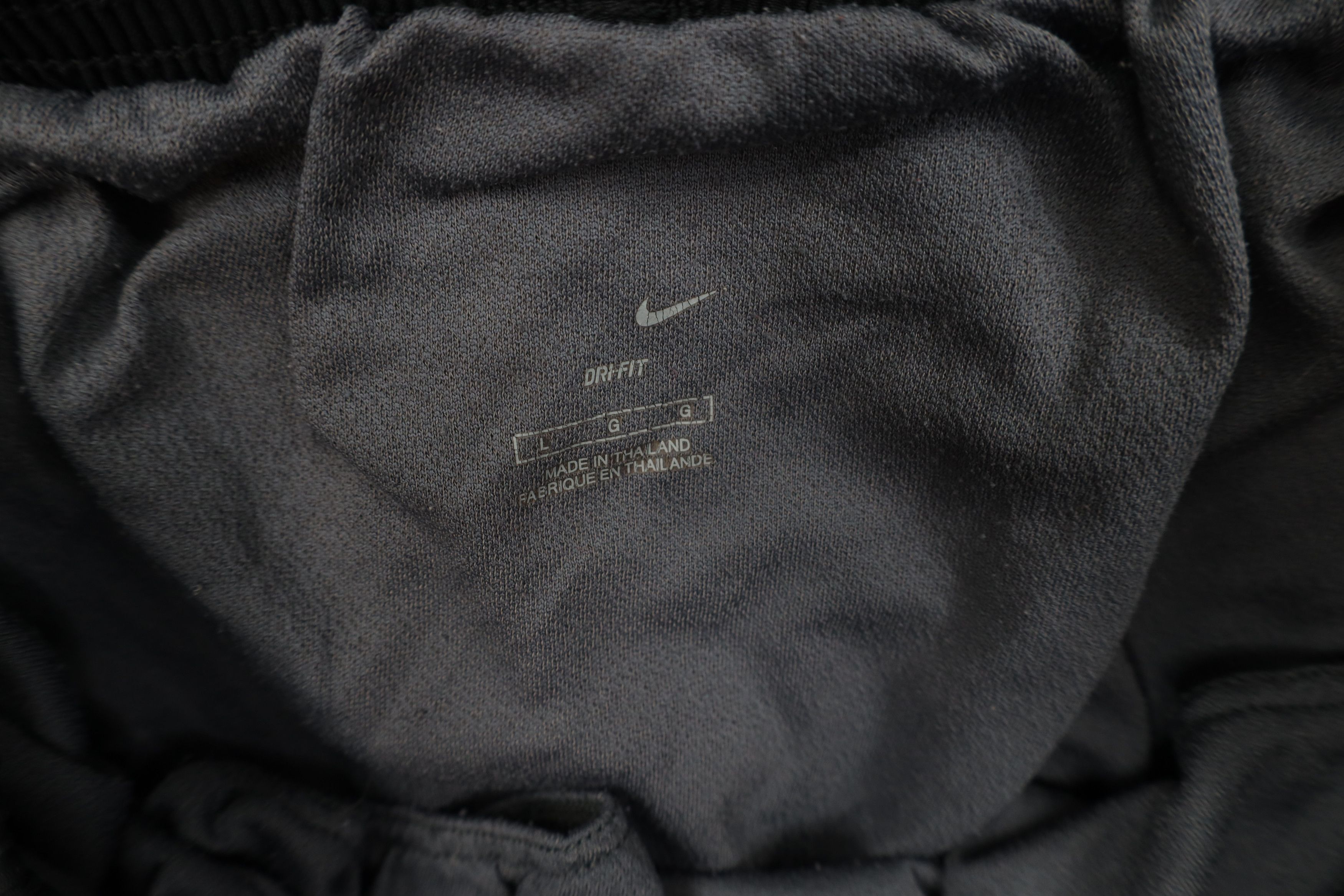 Nike Vintage Nike Scott Mini Swoosh Lined Above Knee Shorts Black Size US 34 / EU 50 - 7 Thumbnail