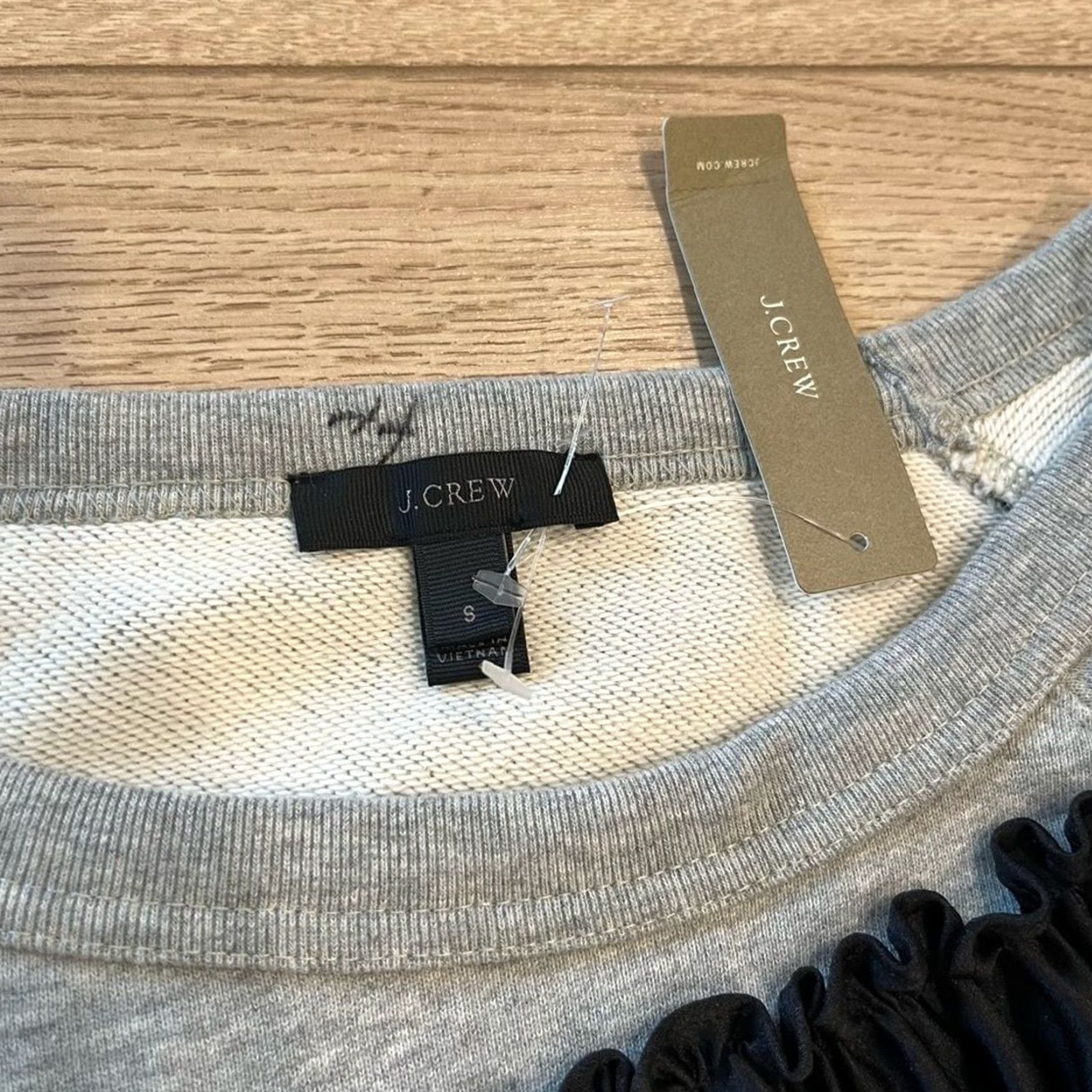 J.Crew J. Crew Blouse SweatEr? Size S / US 4 / IT 40 - 3 Thumbnail