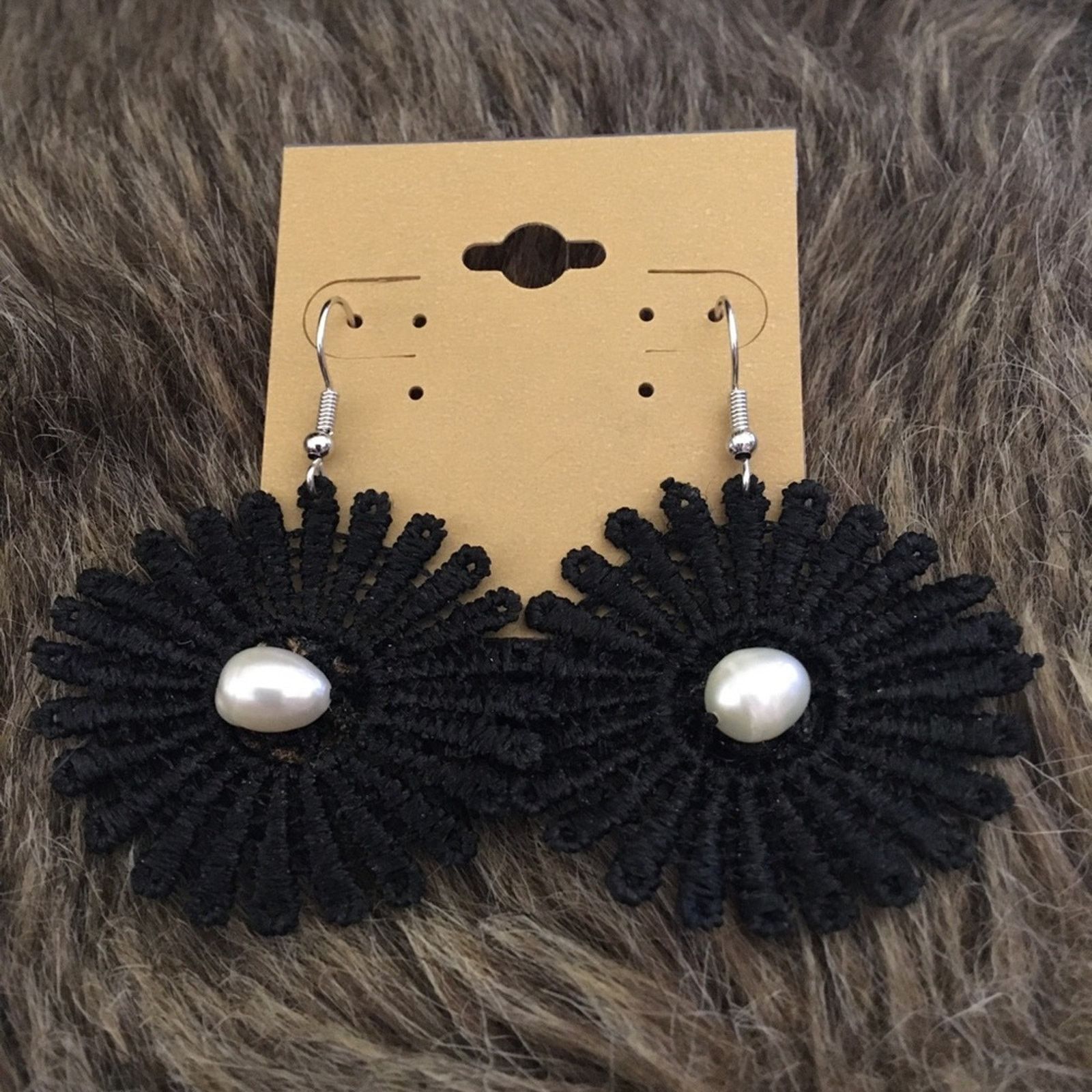 Vintage Handmade vintage lace faux pearl boho earrings Size ONE SIZE - 2 Thumbnail
