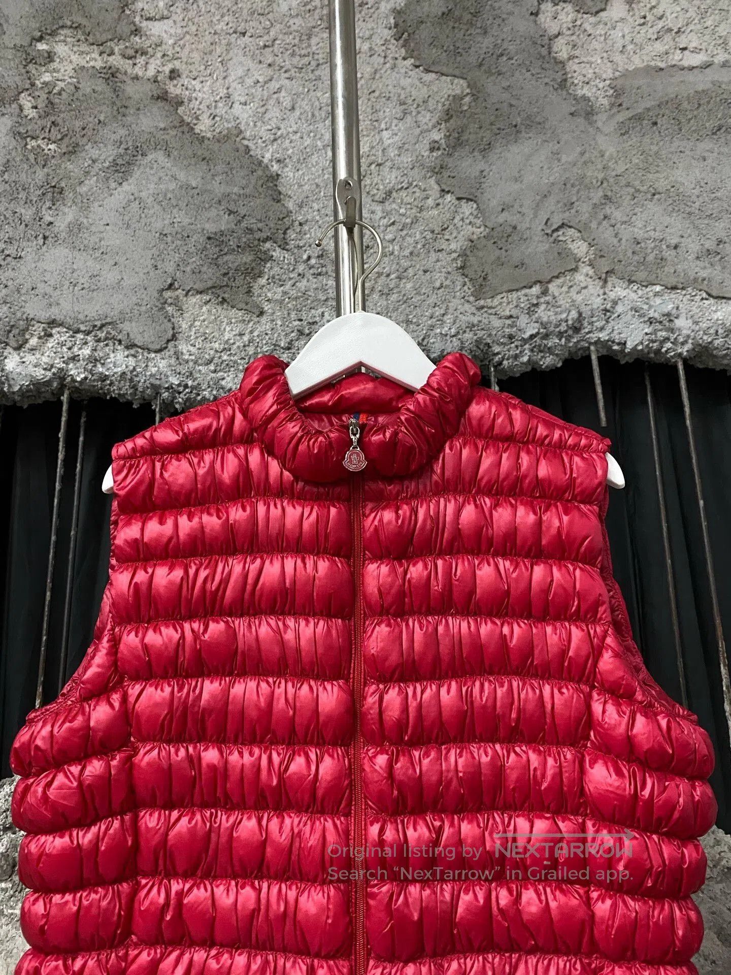 Moncler red moncler down vest for layering. Size US M / EU 48-50 / 2 - 3 Thumbnail