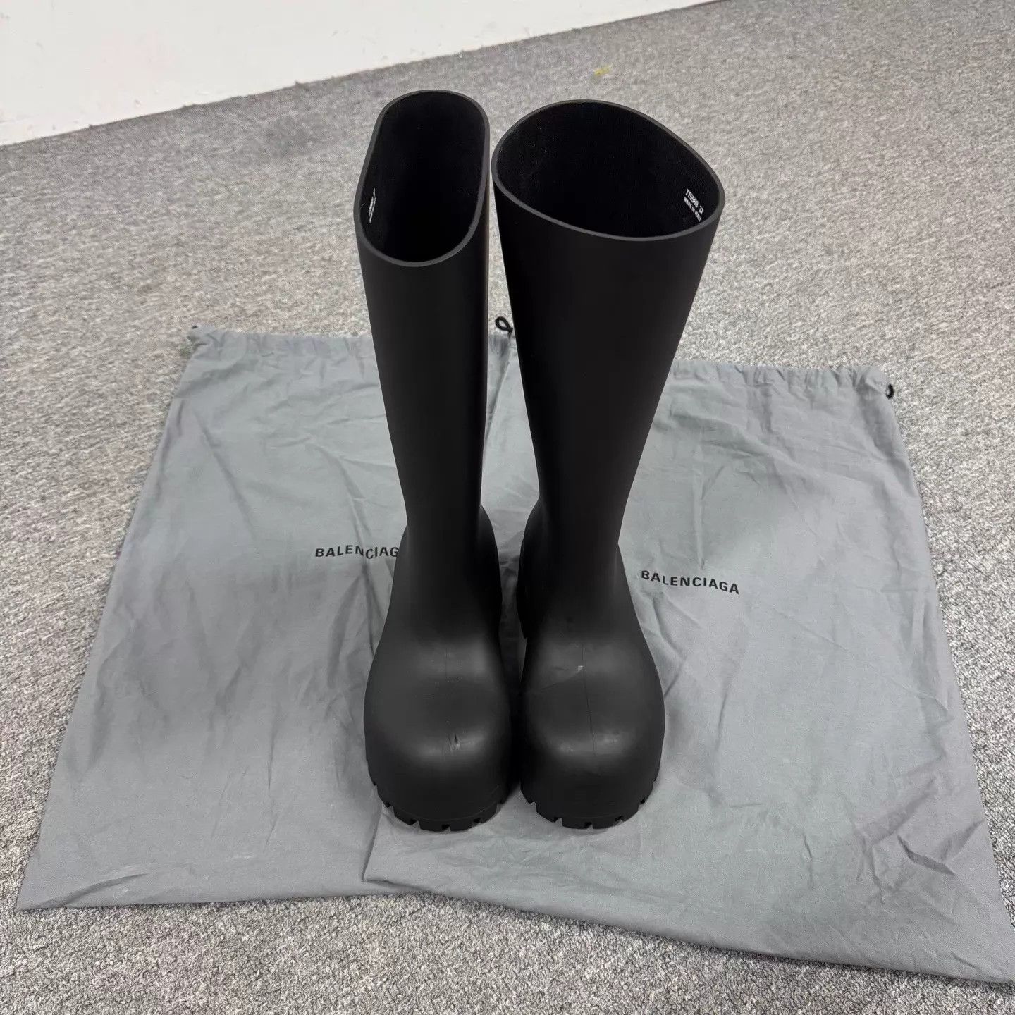 Balenciaga Balenciaga black rubber platform knee boots 37 99n Size US 6.5 / IT 36.5 - 2 Thumbnail