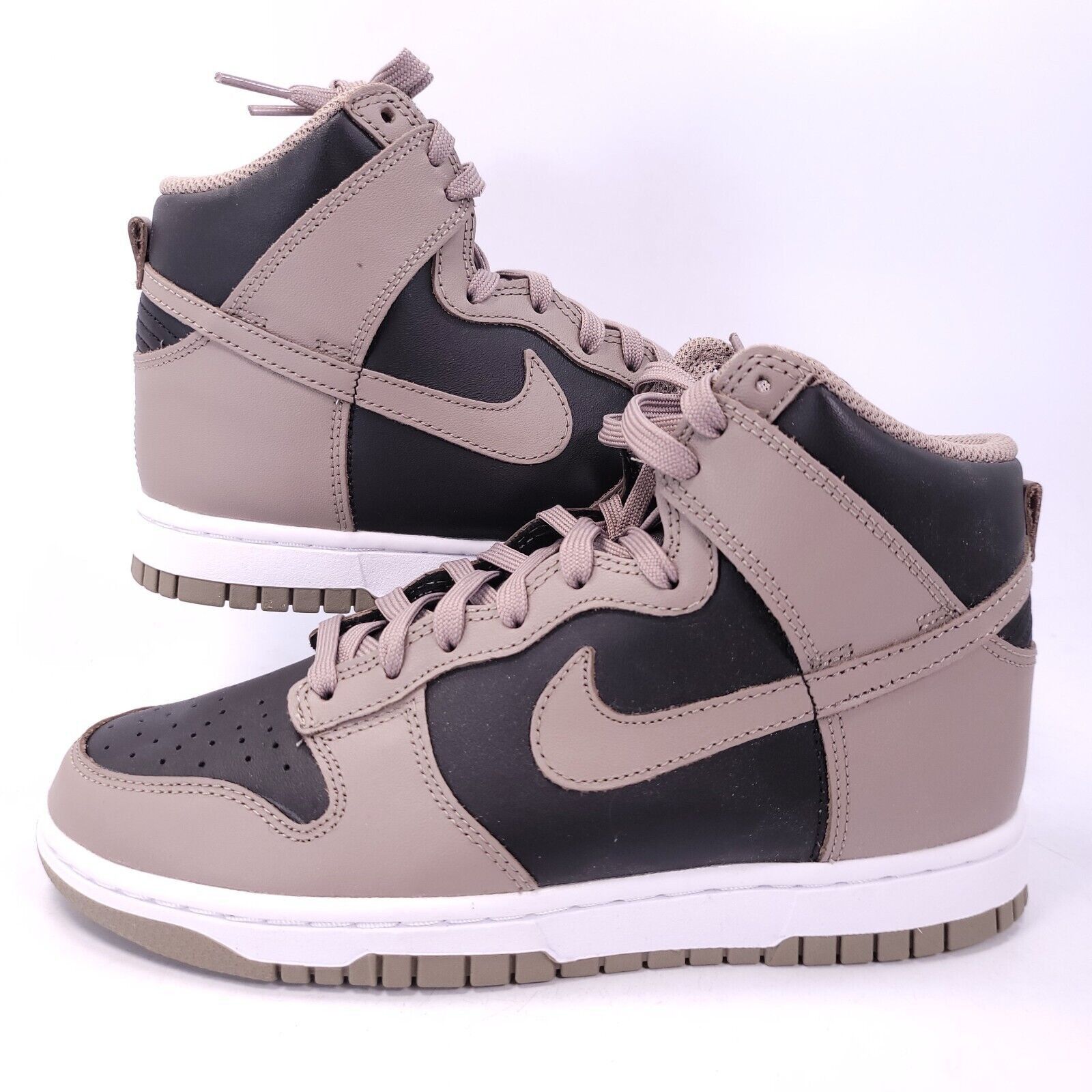 Nike Nike Dunk High Basketball Shoe Womens Size 7 DD1869-002 Size US 7 / IT 37 - 6 Thumbnail