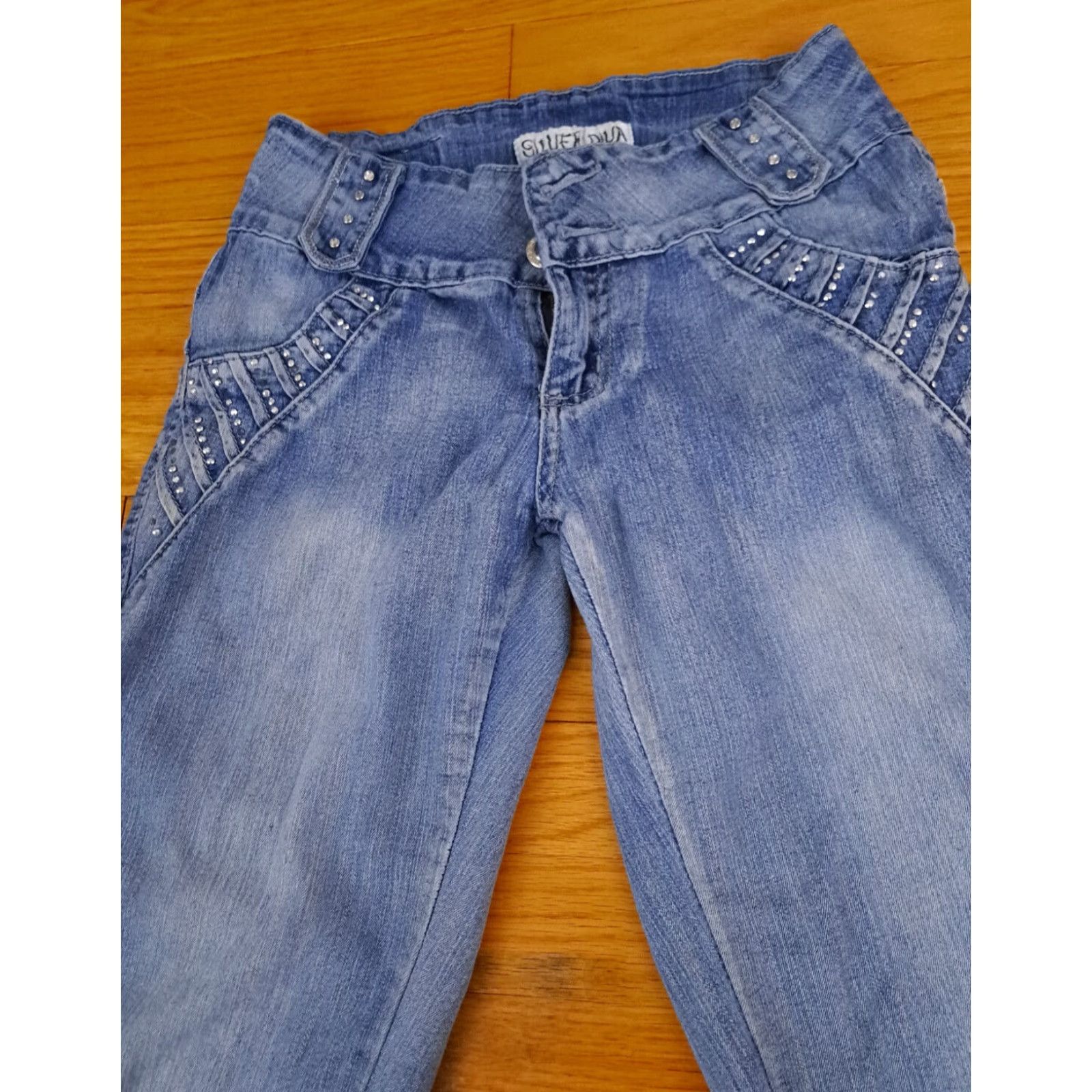 Vintage Silver Diva Jeans Women Size 9 Blue Embroidered Straight 25-26inch waist 30inch inseam Size 30" / US 8 / IT 44 - 2 Thumbnail
