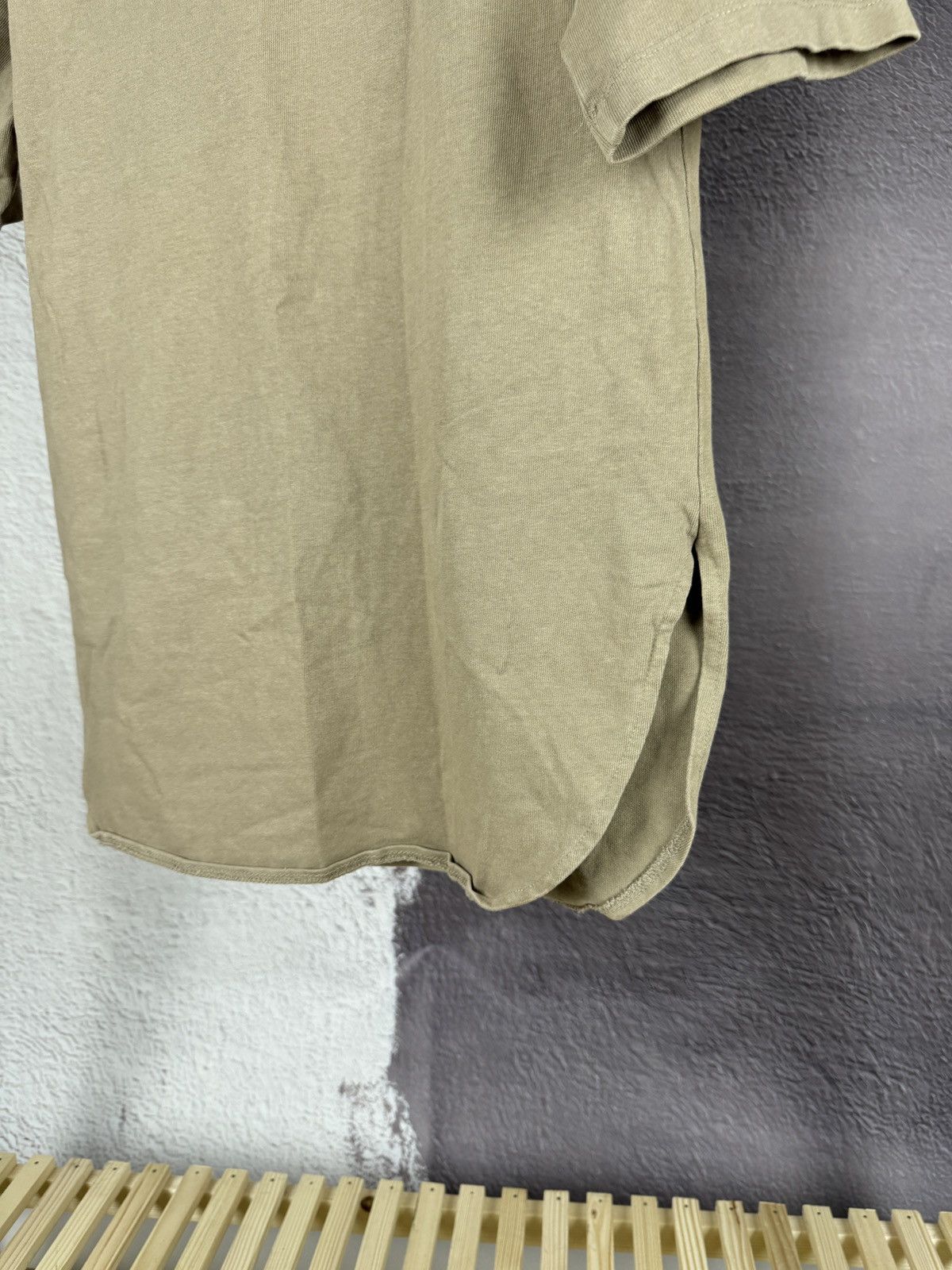 GU × Japanese Brand GU Japan beige long basic tee shirt Size US M / EU 48-50 / 2 - 12 Thumbnail