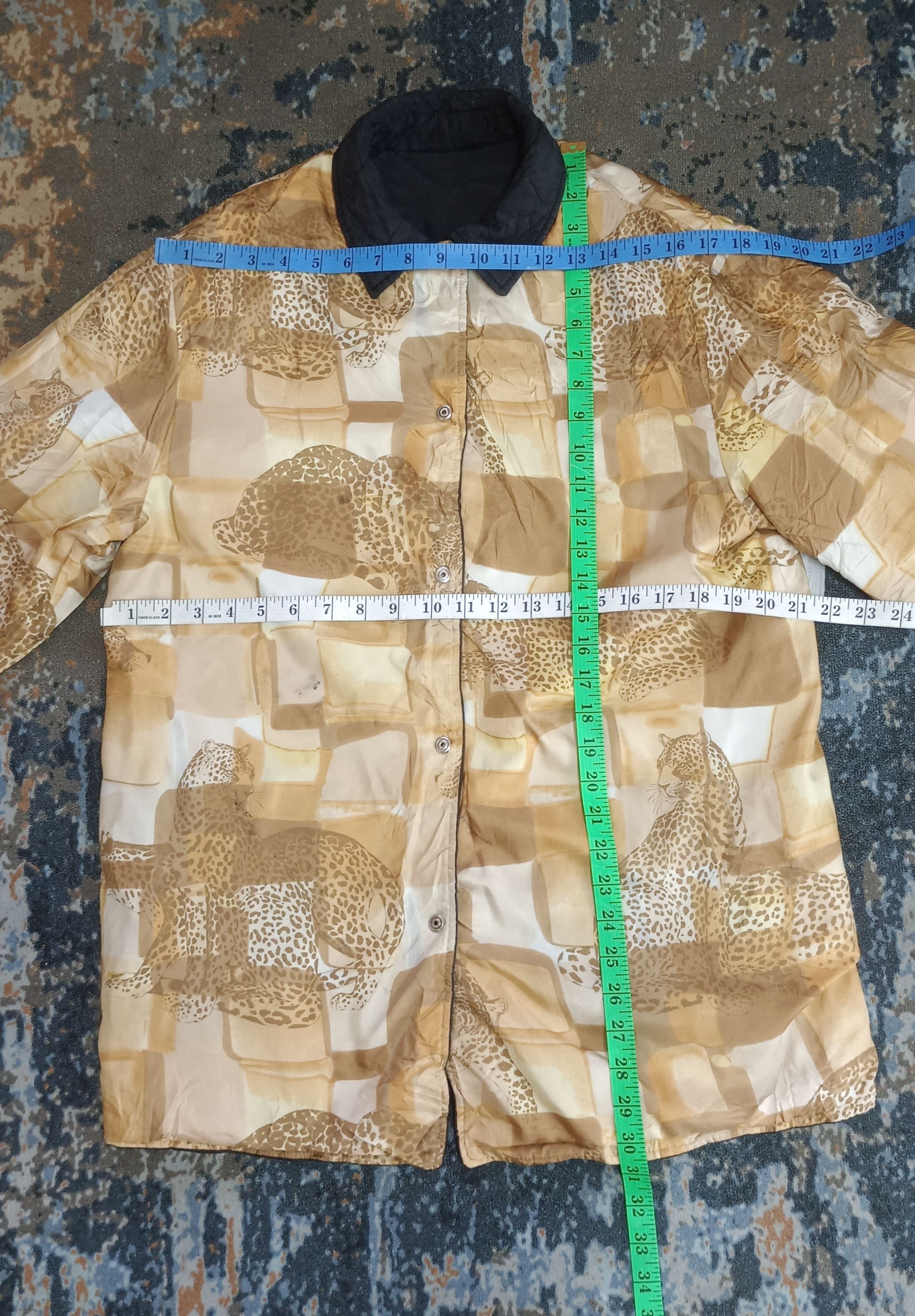 Salvatore Ferragamo Vintage Salvatore Ferragamo Leopard Silk Quilted Jacket Size US M / EU 48-50 / 2 - 19 Thumbnail