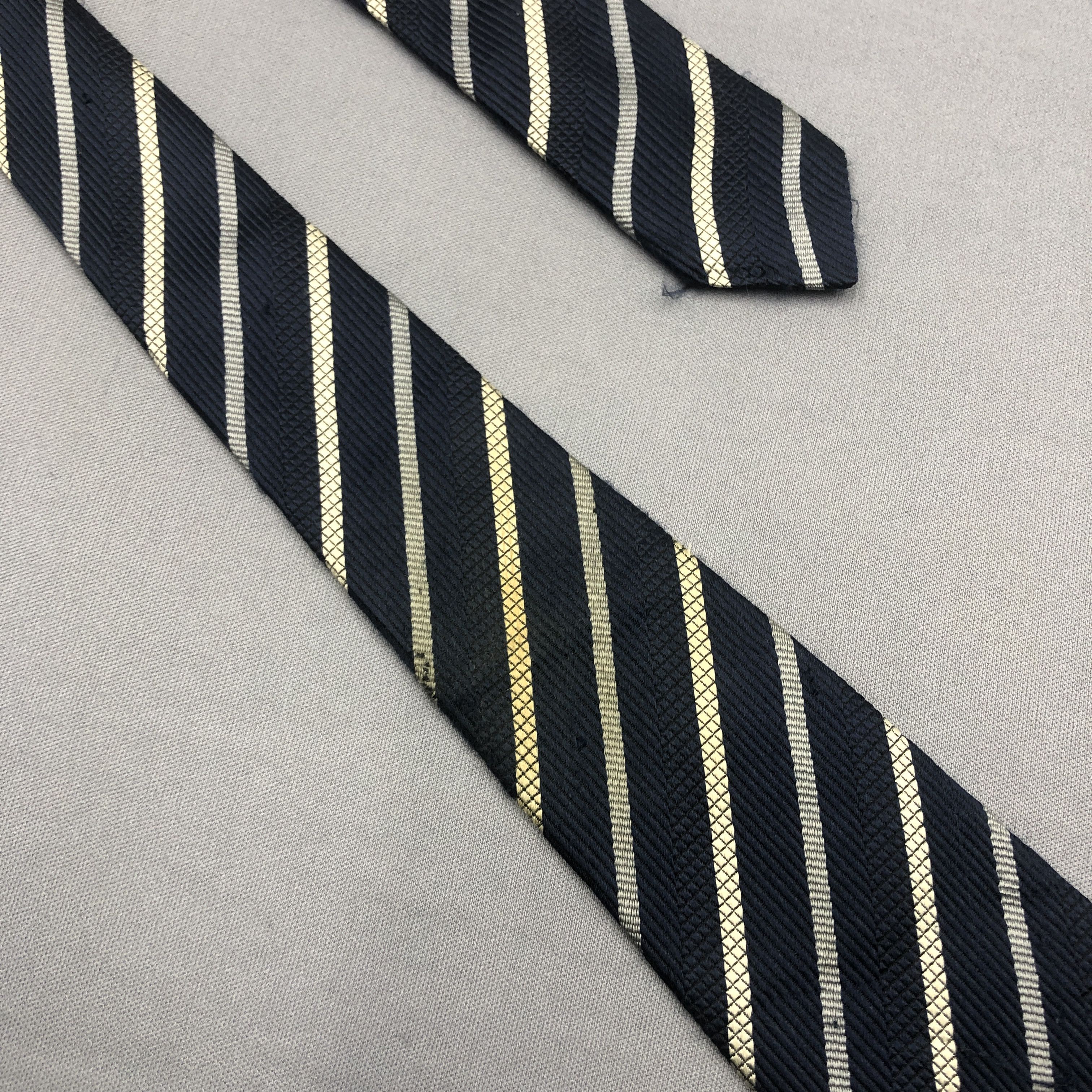 Burberry Vintage Burberry SILK Necktie Cravate Pure Silk Neck Tie Size ONE SIZE - 8 Thumbnail