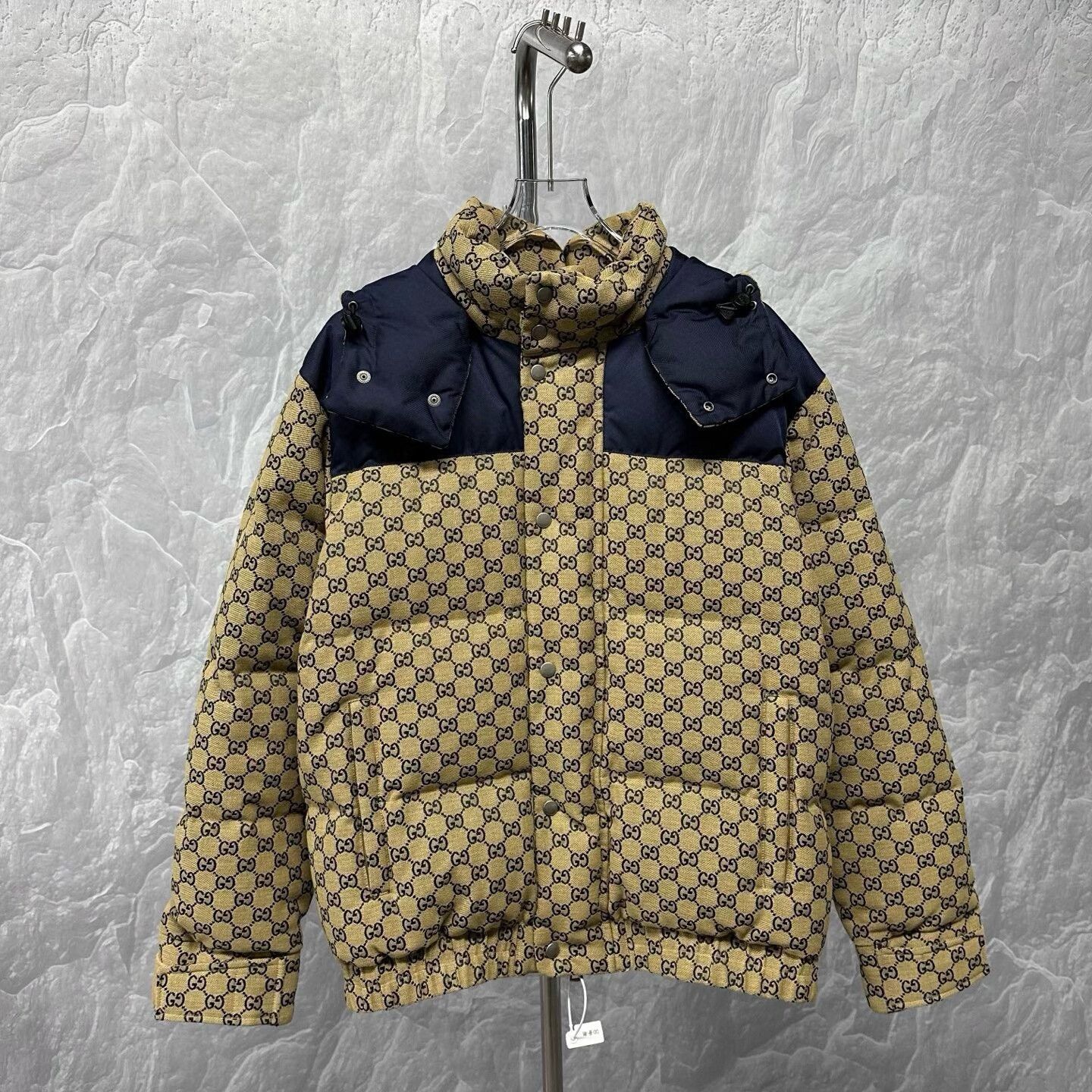 Gucci gucci all-over double g hooded puffer jacket Size US M / EU 48-50 / 2 - 1 Thumbnail