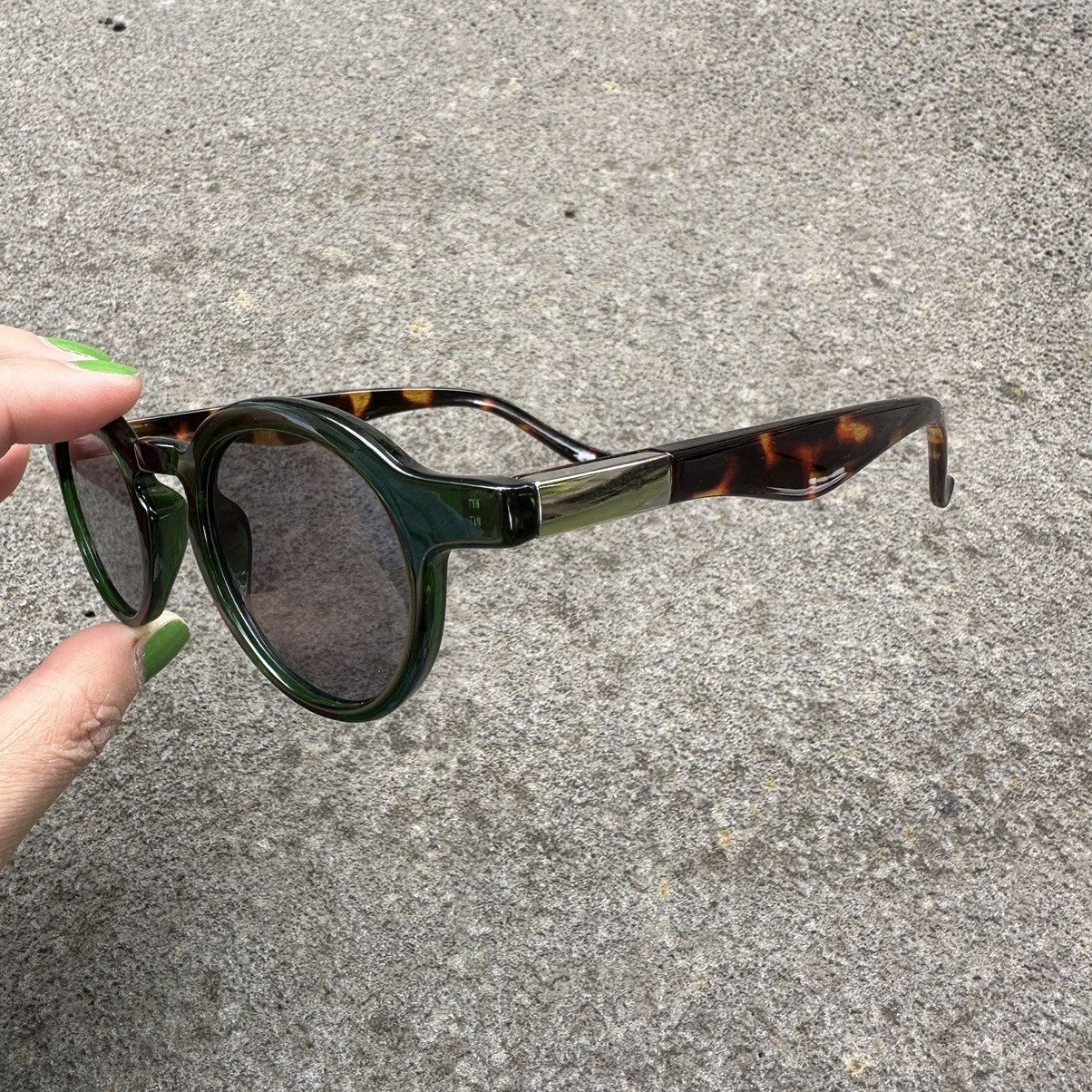 Other Y2K Unisex Sunglasses Retro Fashion Shades QB8813-02 Size ONE SIZE - 2 Thumbnail